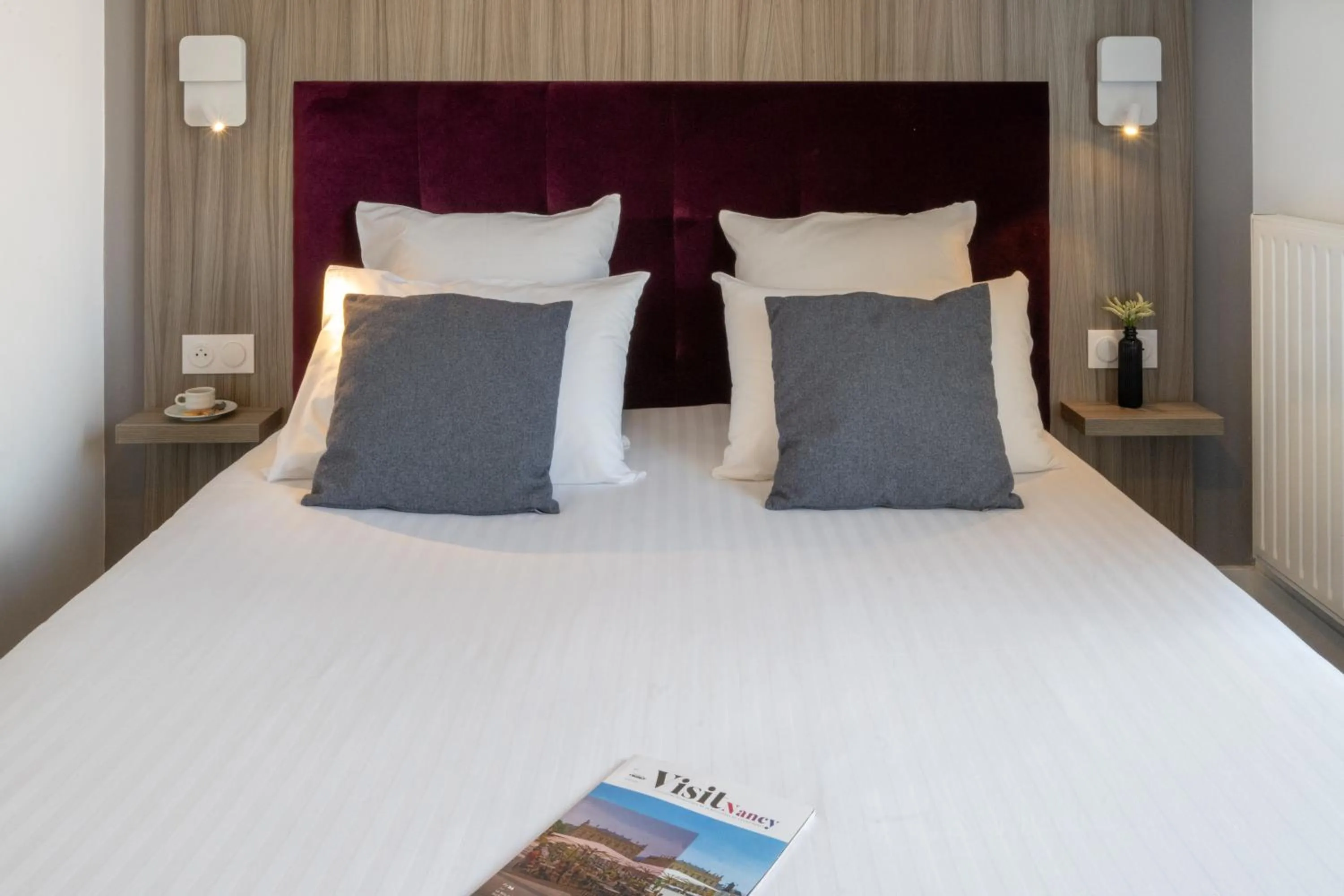 Bedroom, Bed in Nemea Appart Hotel Grand Cœur Nancy Centre