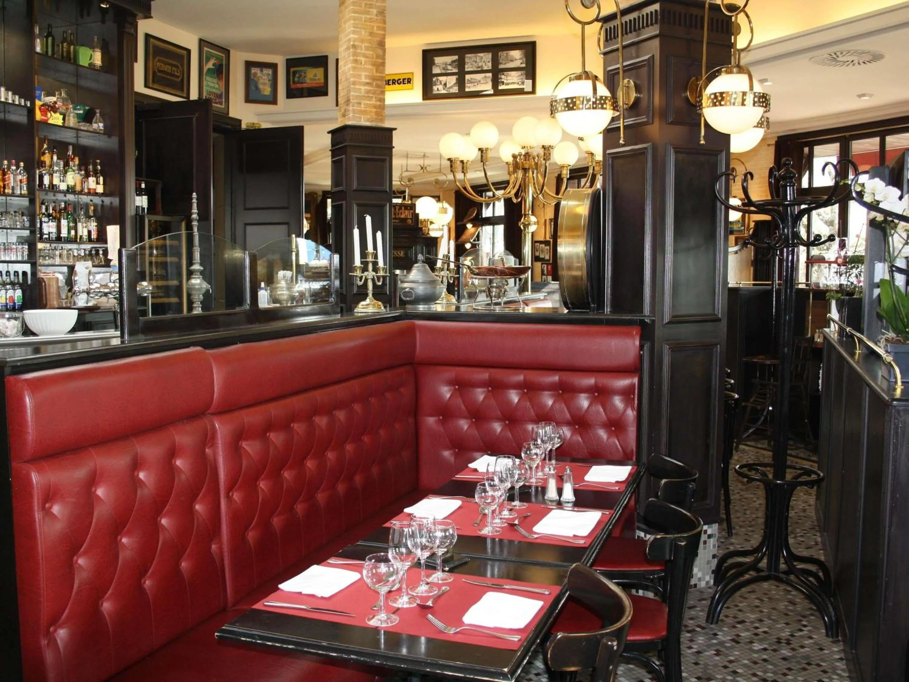 Restaurant/places to eat in Mercure Vannes Le Port