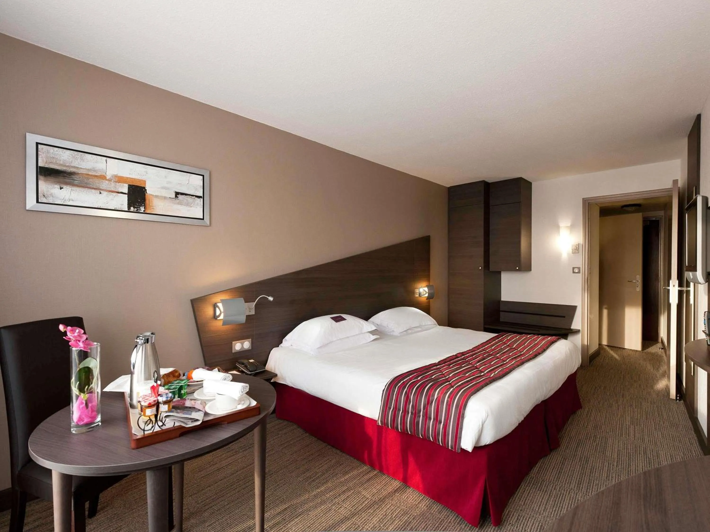 Bedroom, Bed in Mercure Vannes Le Port