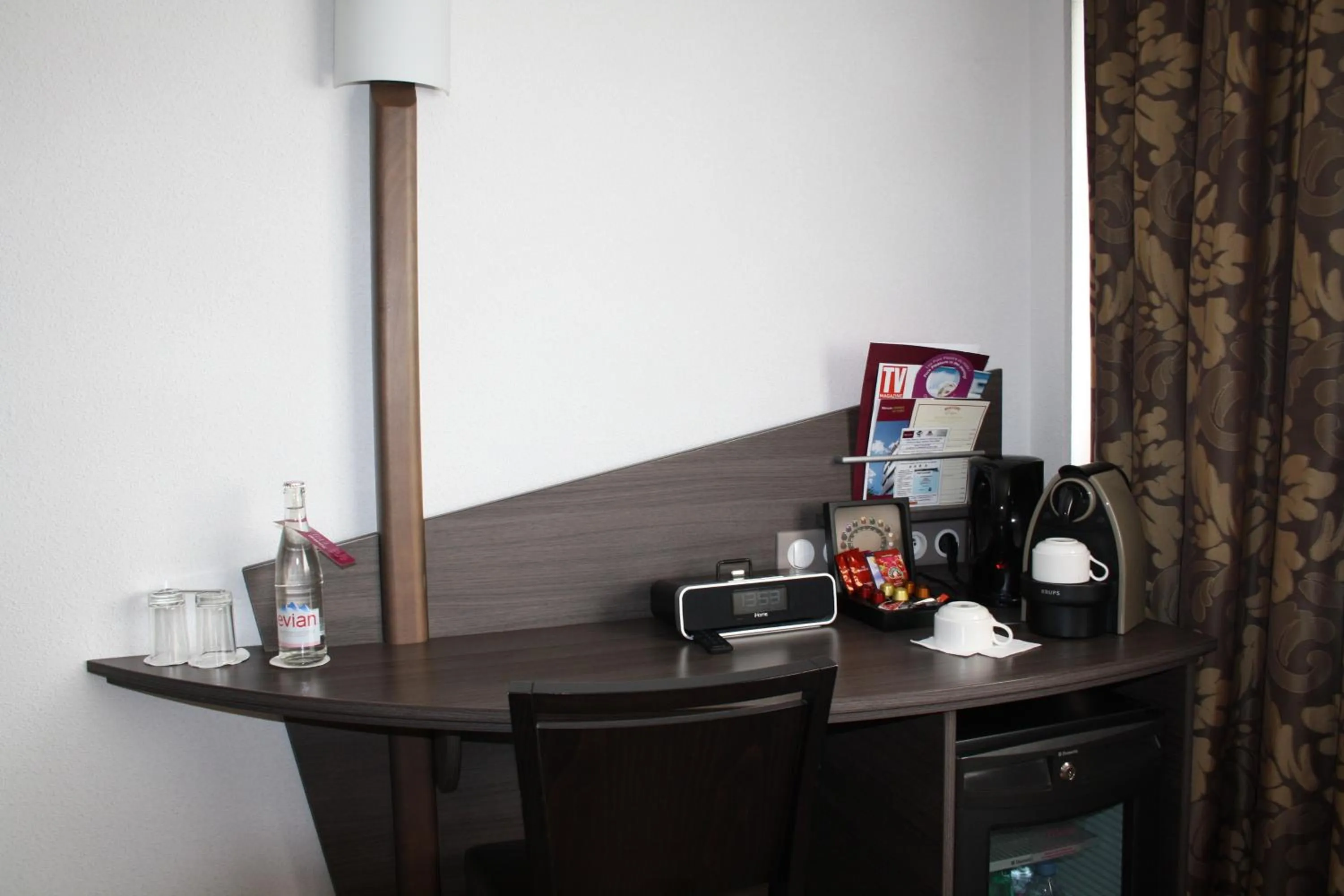 Coffee/tea facilities in Mercure Vannes Le Port