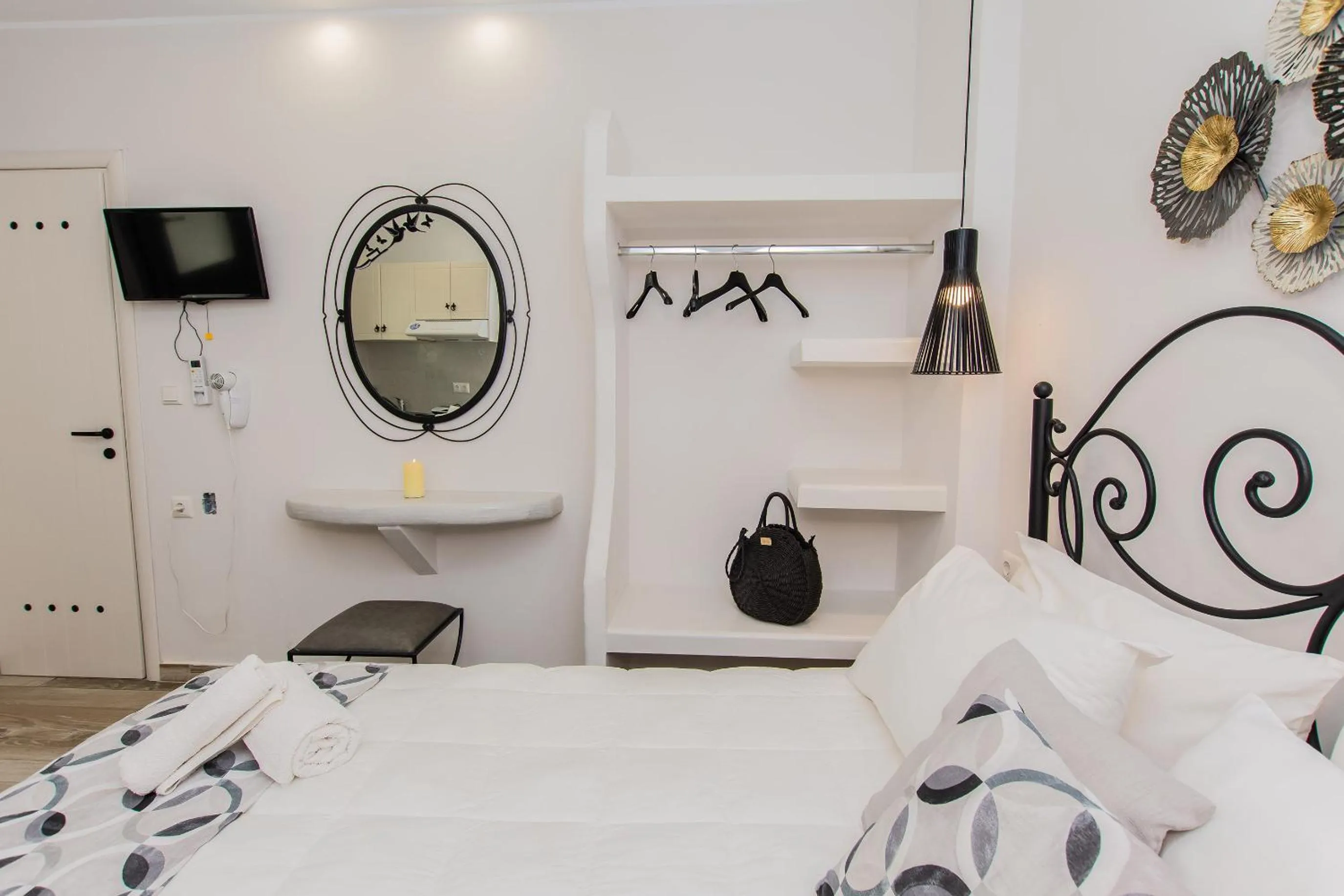 Bed in Naxos Enjoy Apartments