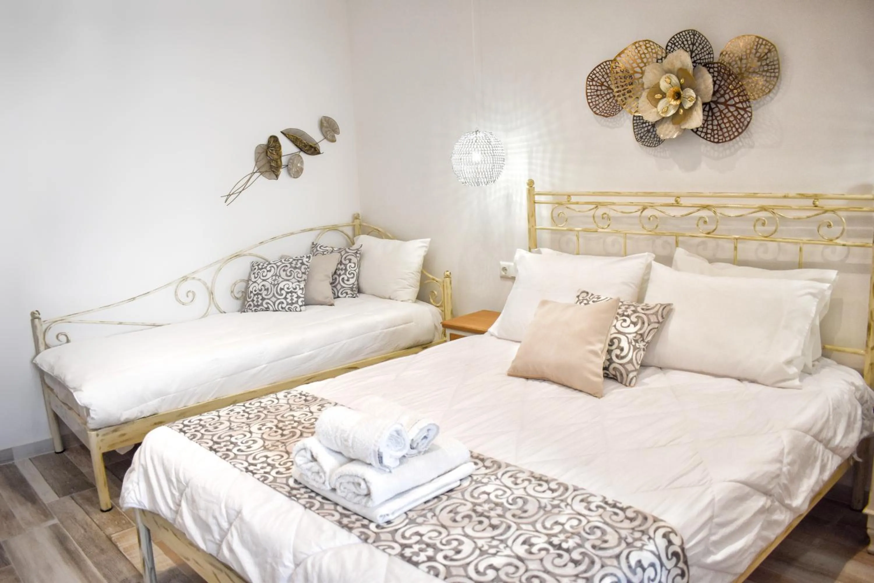 Bed in Naxos Enjoy Apartments