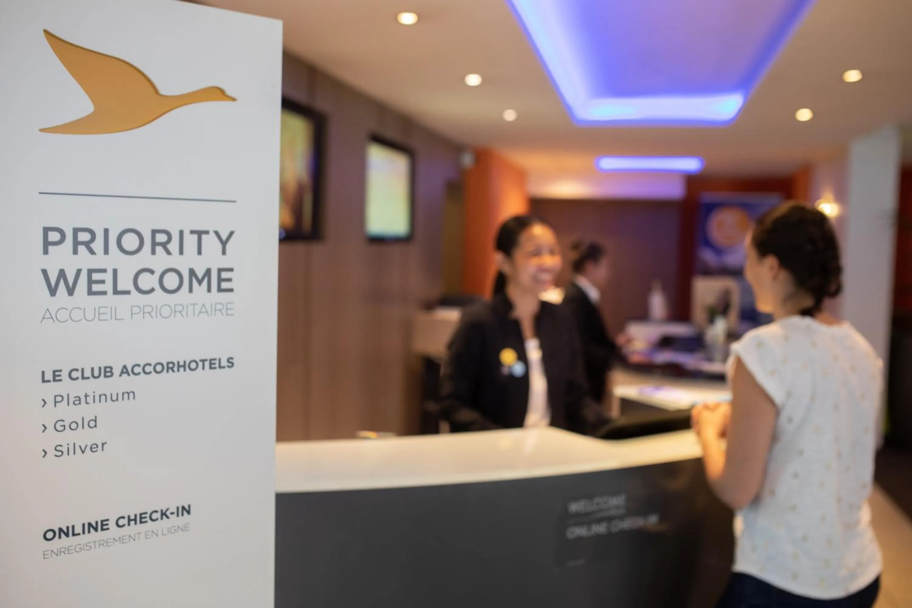 Staff in Novotel Genève Aéroport France