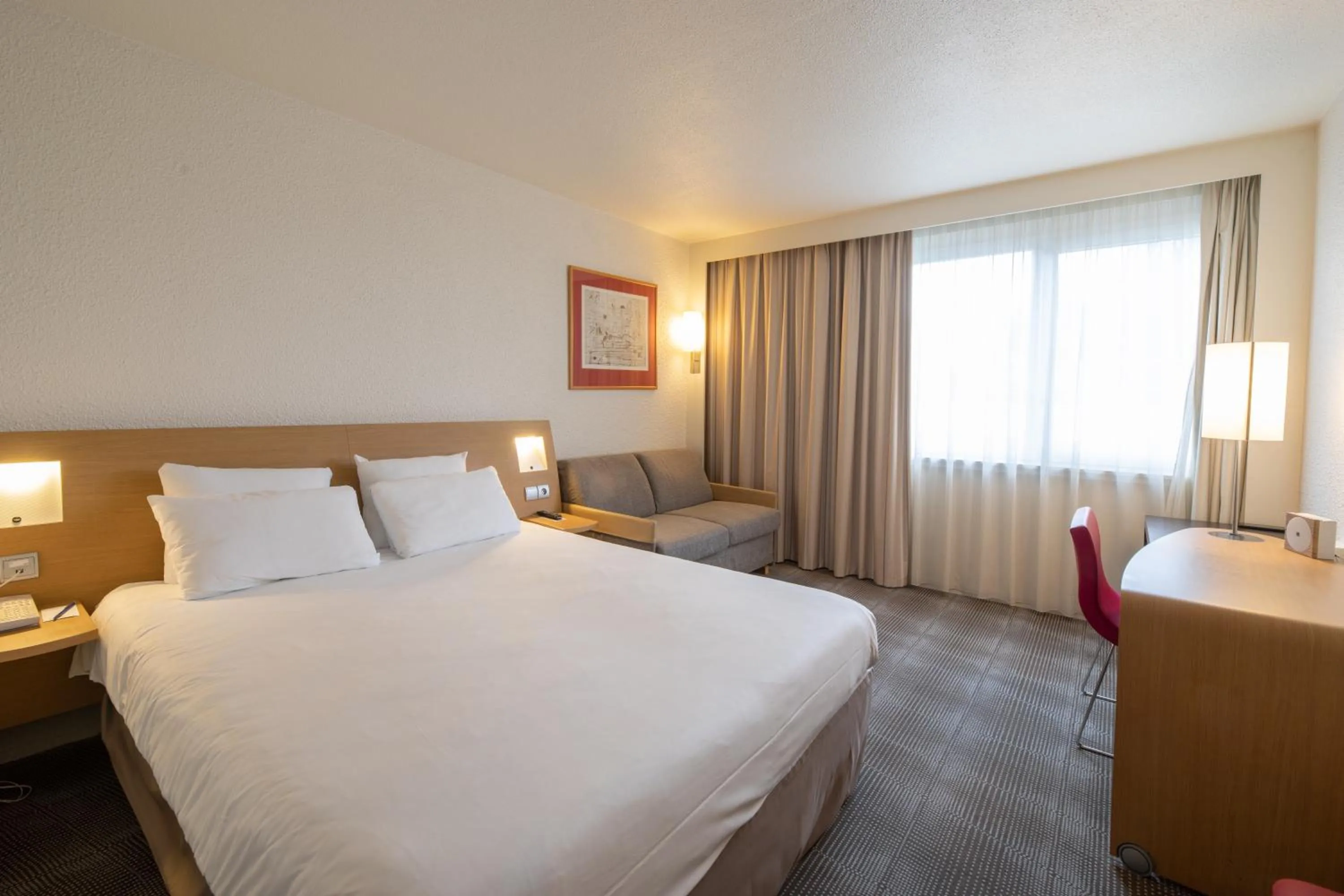 Staff in Novotel Genève Aéroport France