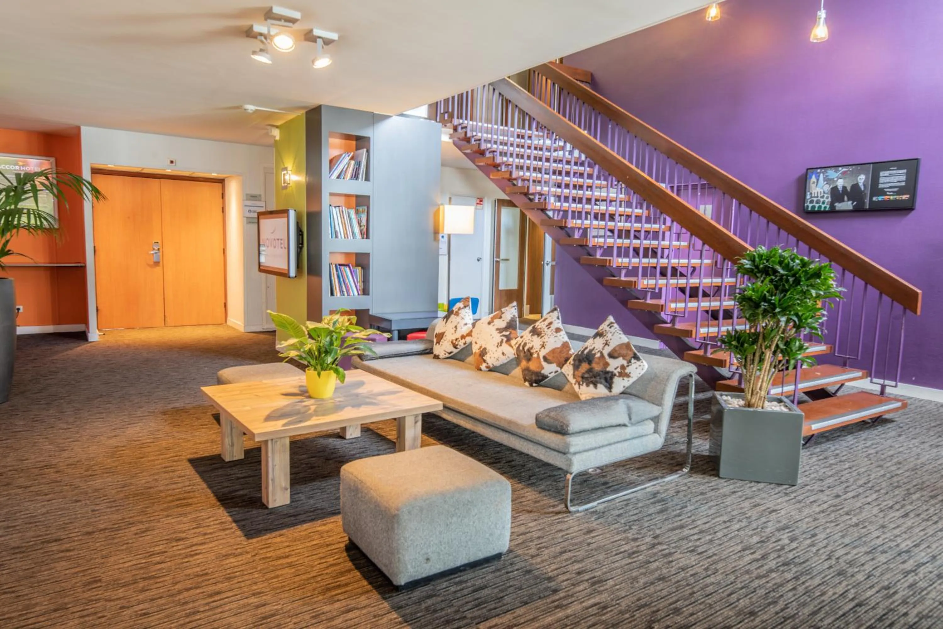 Lobby or reception, Seating Area in Novotel Genève Aéroport France