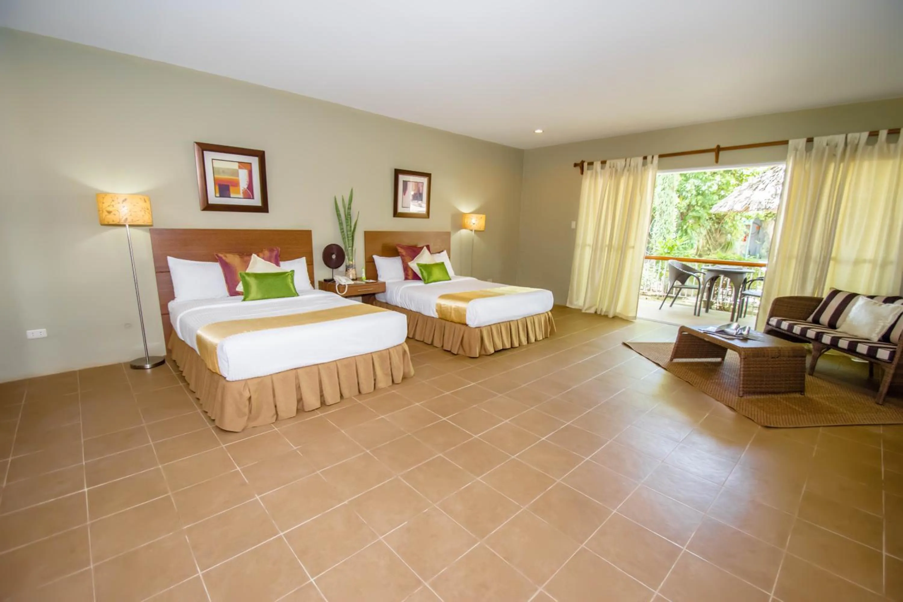 Balcony/Terrace, Bed in Almont Inland Resort