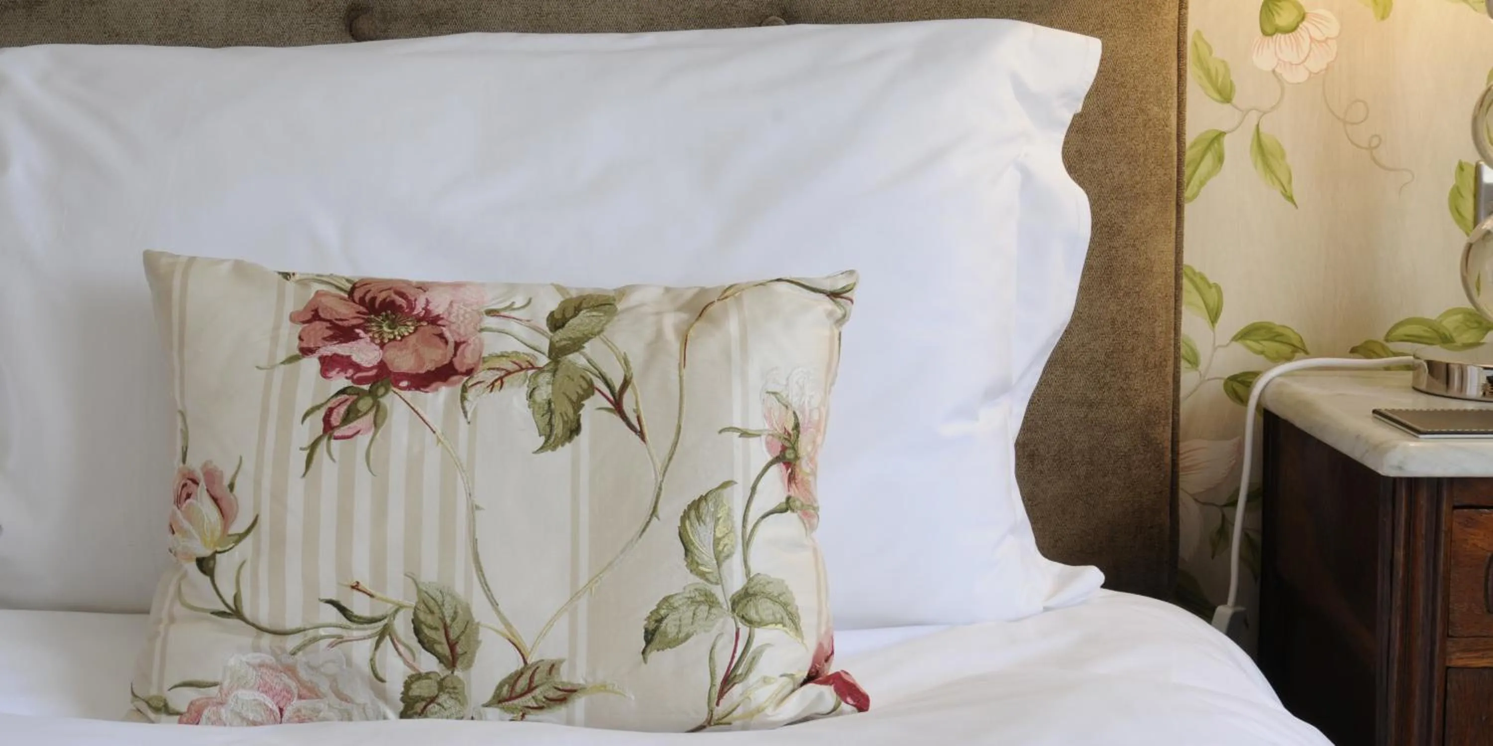 Bedroom, Bed in The Swallows Rest Bed & Breakfast