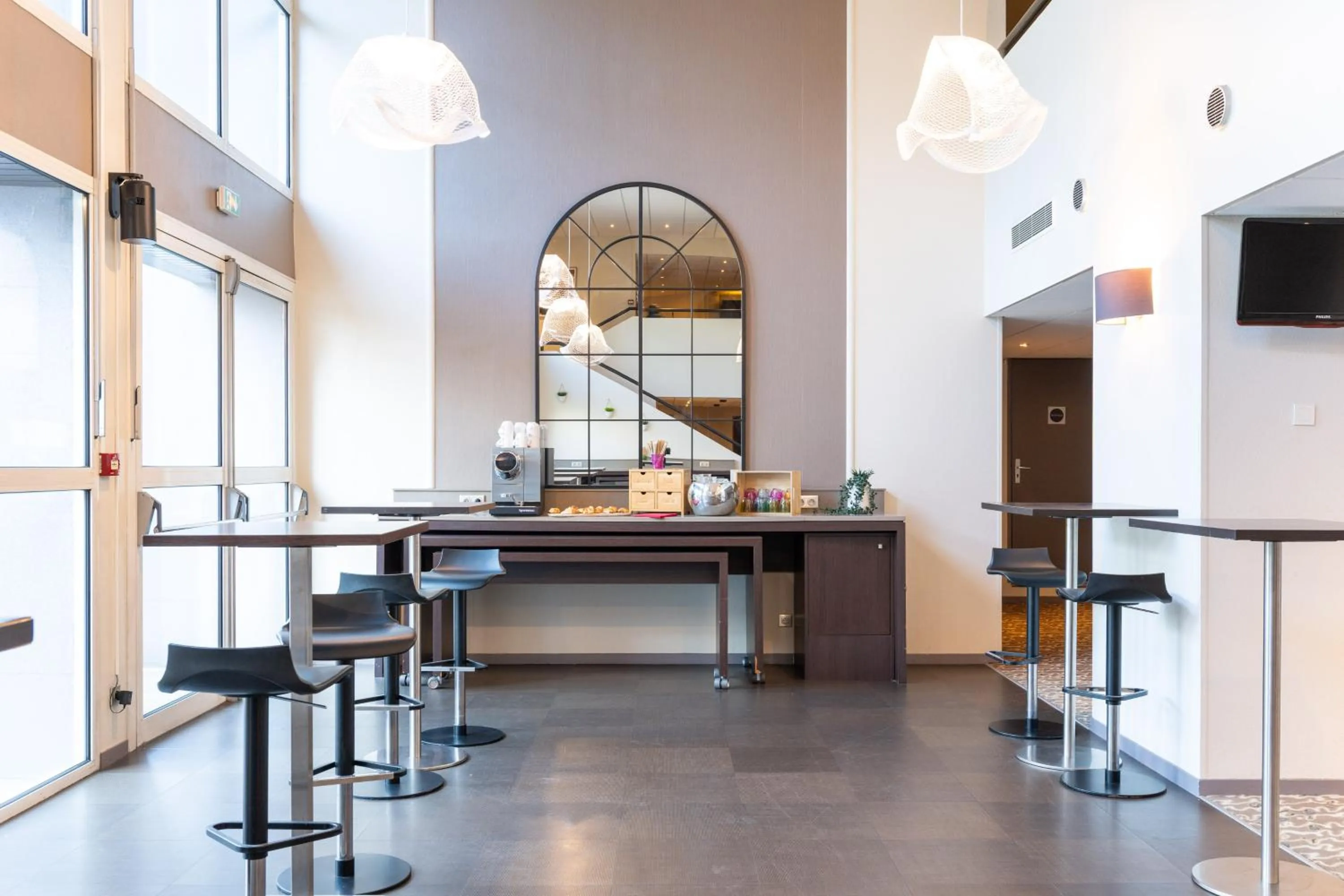 Seating area in Mercure Grenoble Centre Porte des Alpes