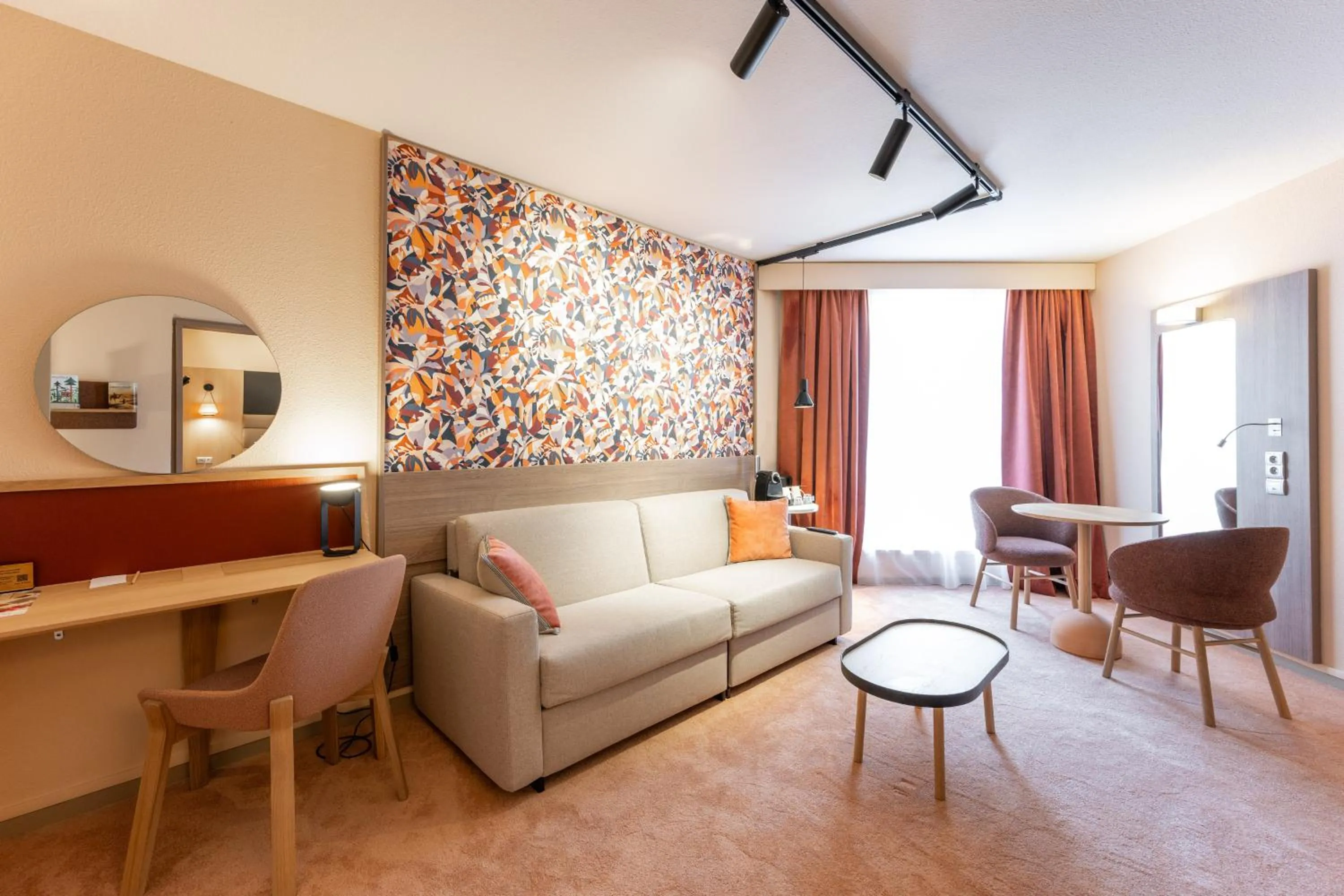 Living room in Mercure Grenoble Centre Porte des Alpes