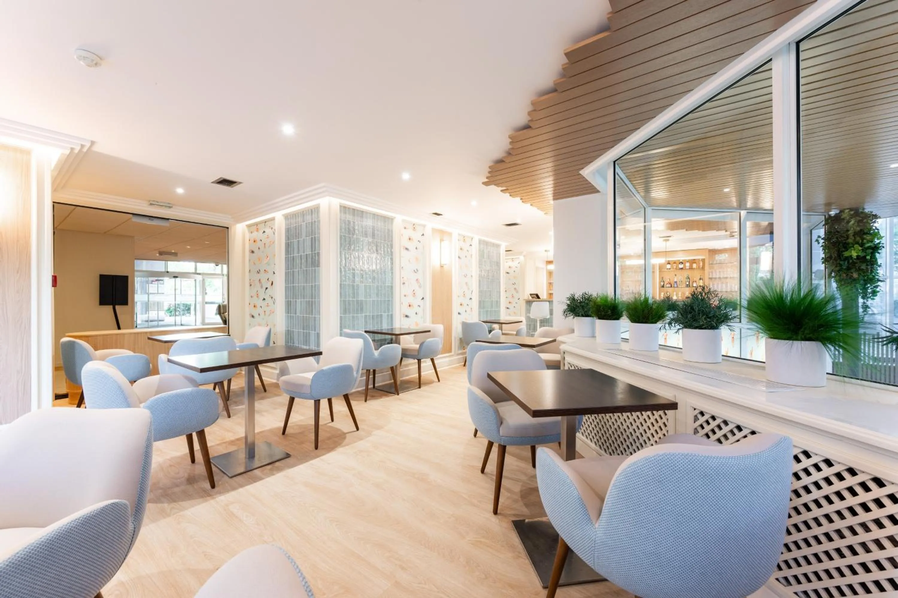 Lounge or bar in Mercure Grenoble Centre Porte des Alpes