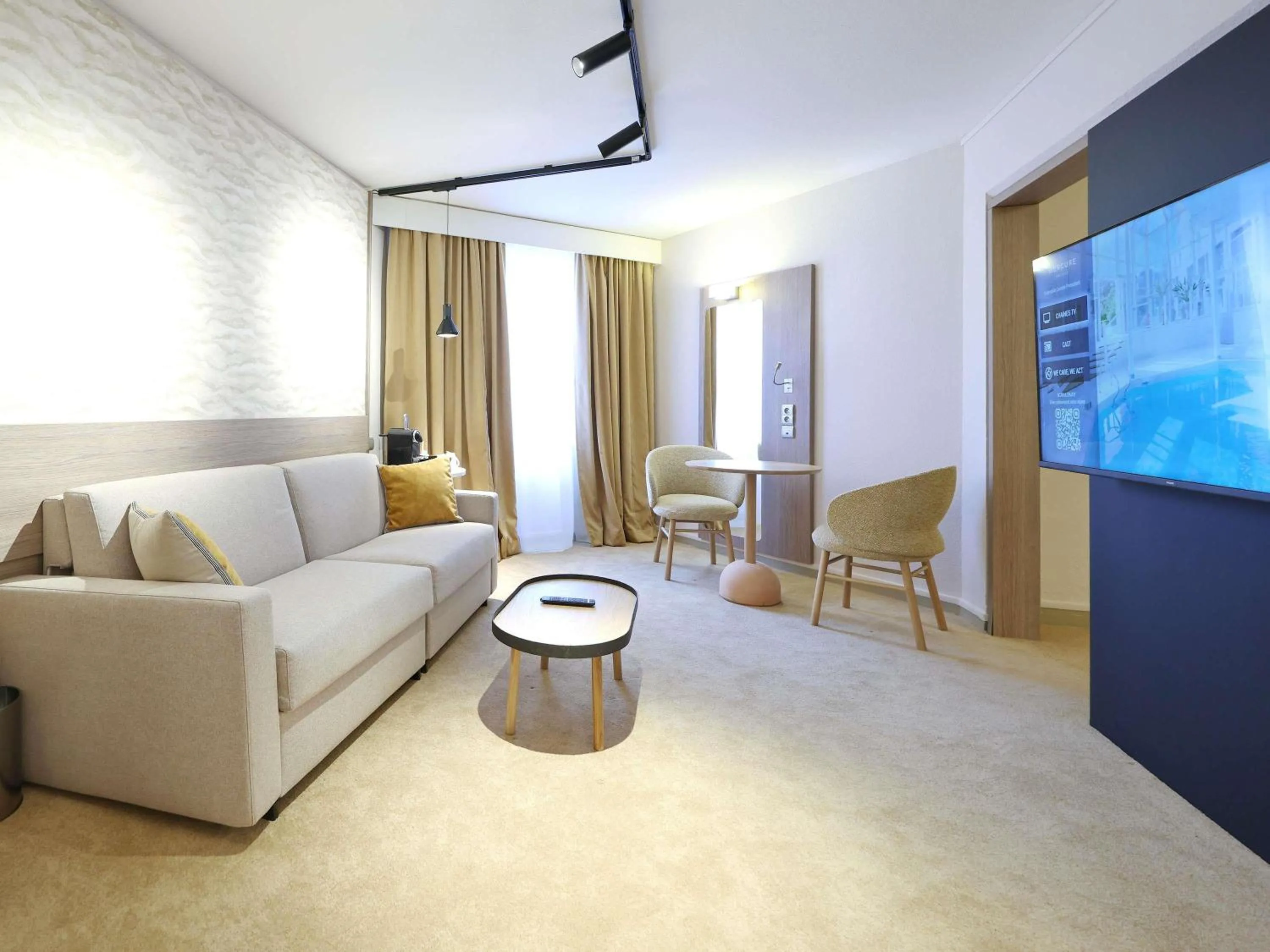 Bedroom in Mercure Grenoble Centre Porte des Alpes