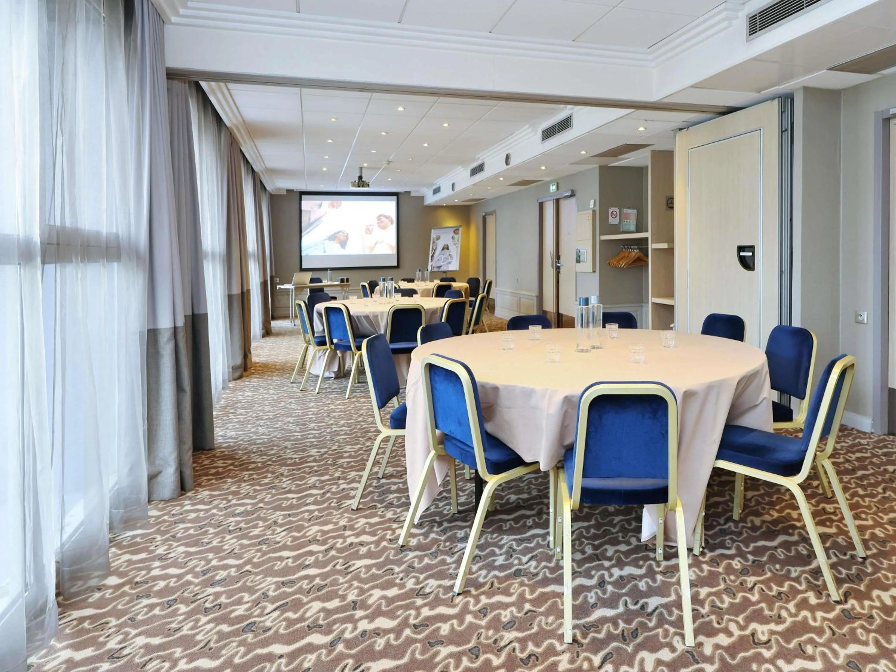 Meeting/conference room in Mercure Grenoble Centre Porte des Alpes