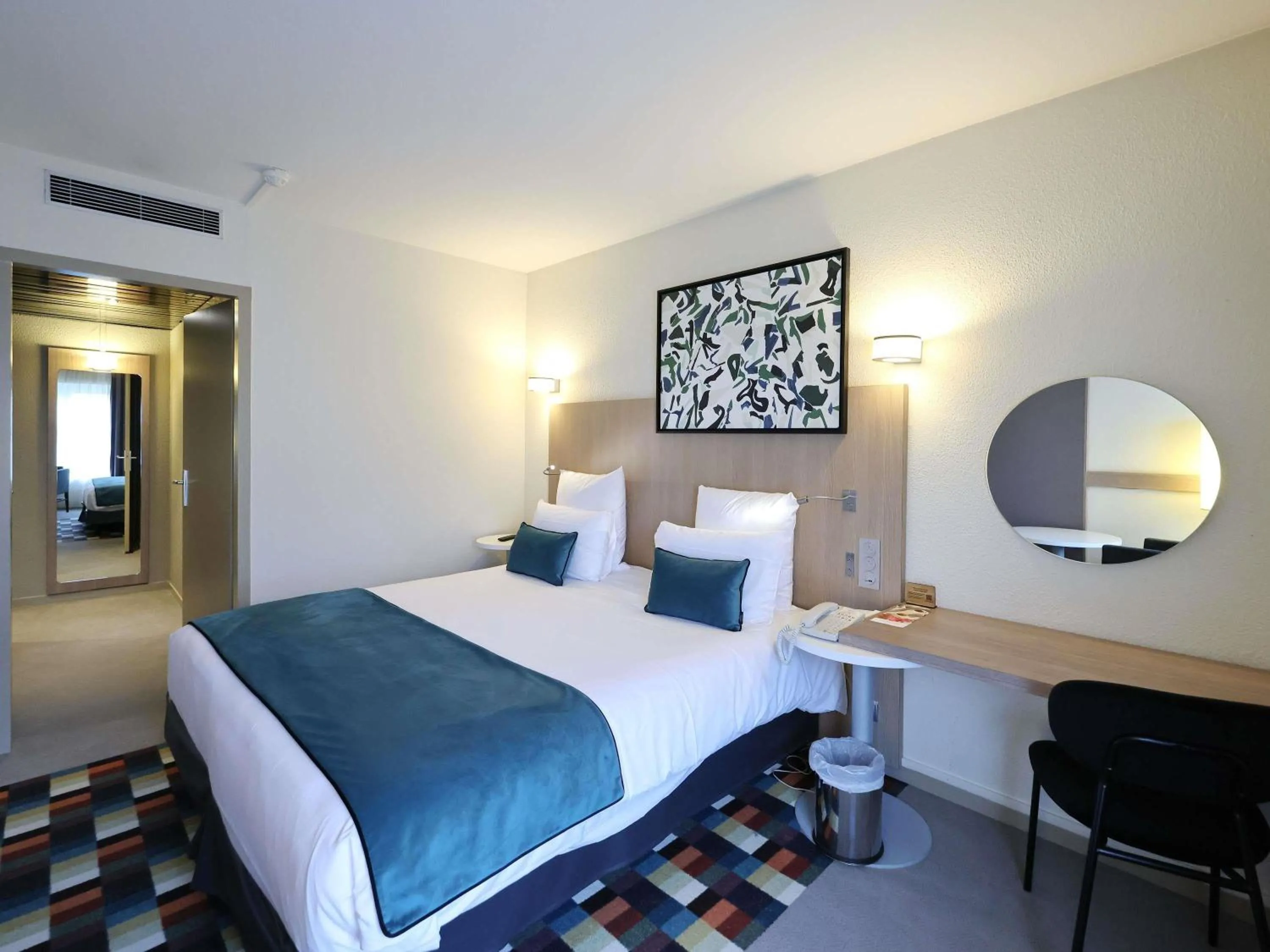 Bedroom, Bed in Mercure Grenoble Centre Porte des Alpes