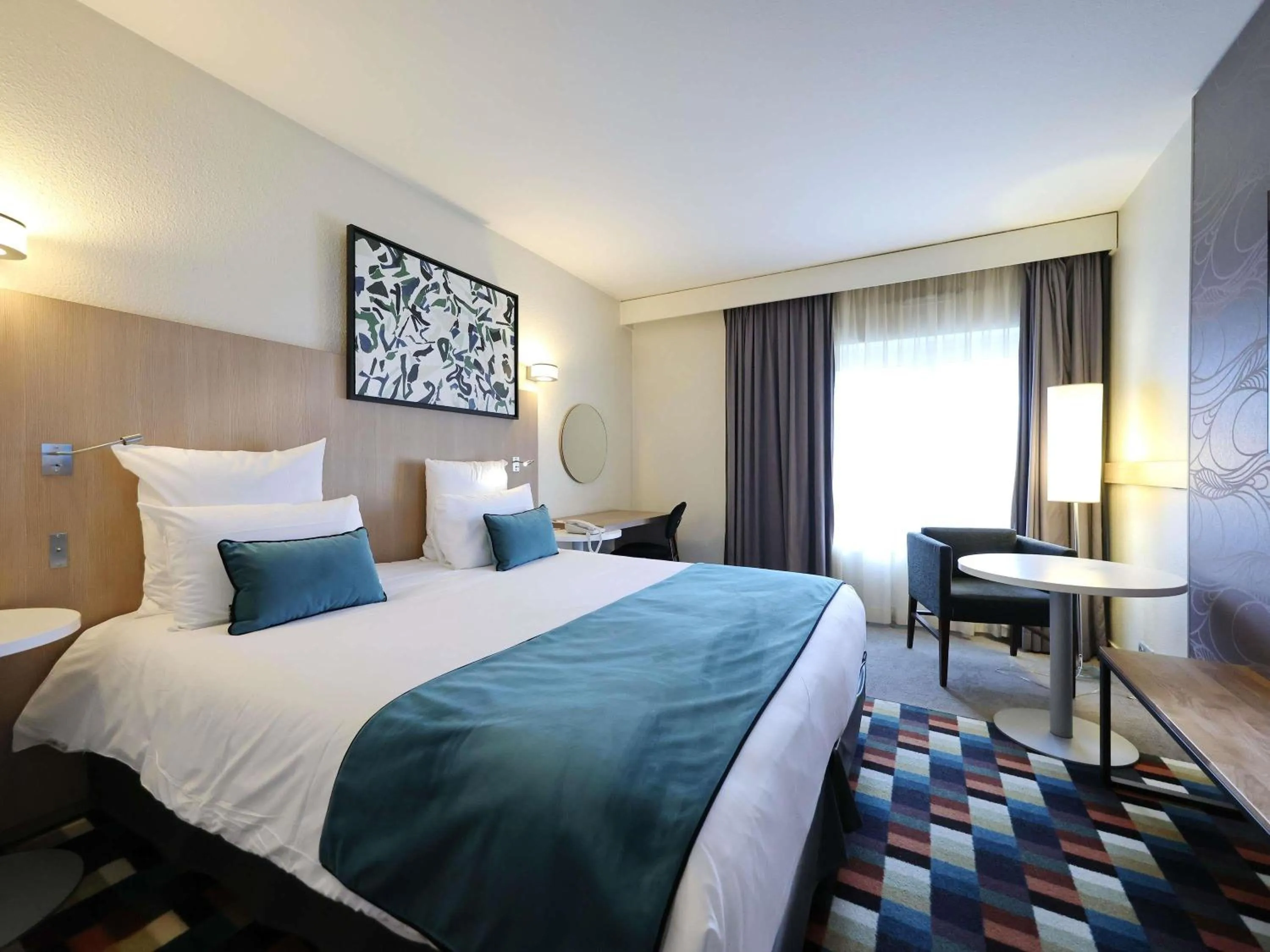 Bedroom, Bed in Mercure Grenoble Centre Porte des Alpes