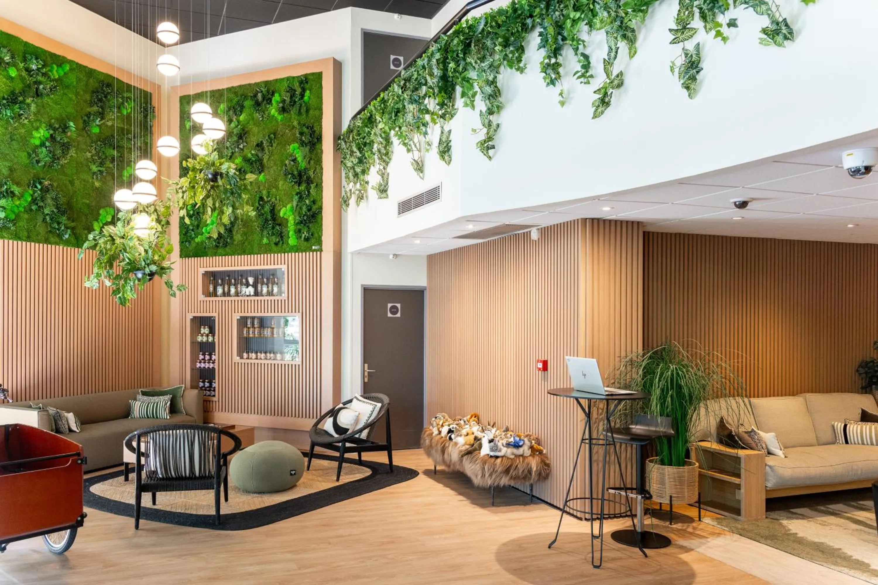 Lobby or reception in Mercure Grenoble Centre Porte des Alpes