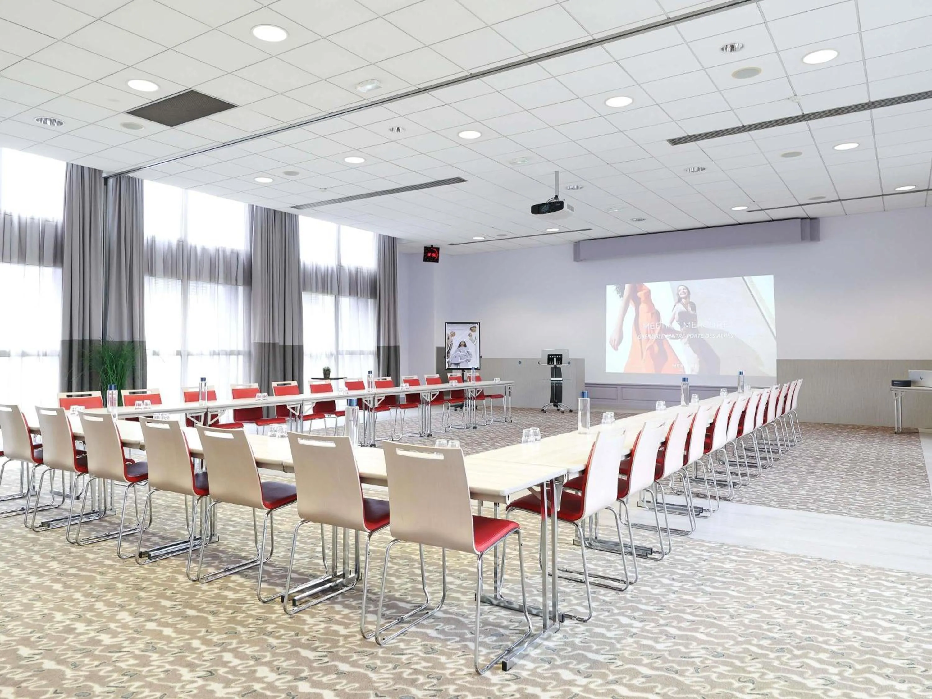 Meeting/conference room in Mercure Grenoble Centre Porte des Alpes
