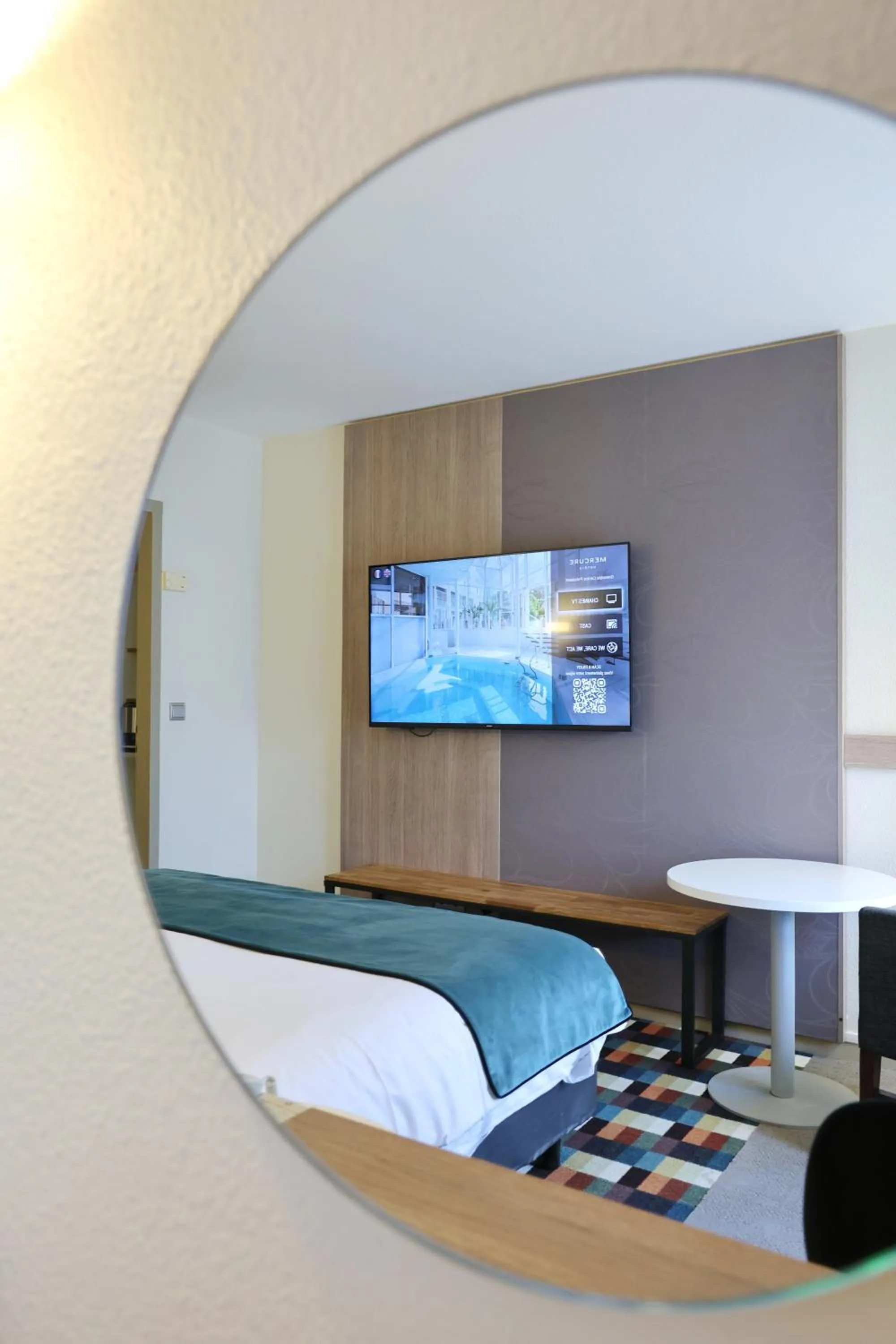 TV and multimedia in Mercure Grenoble Centre Porte des Alpes