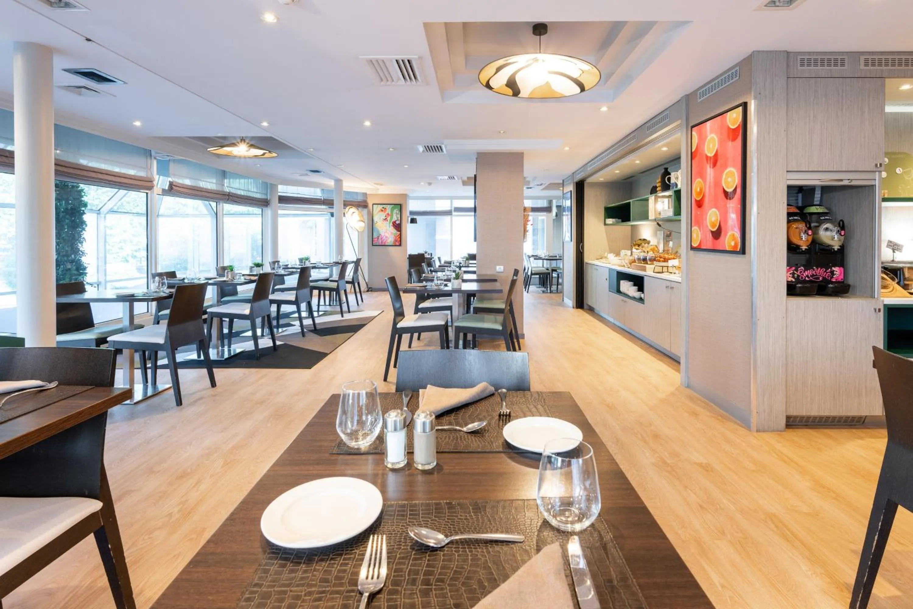 Restaurant/places to eat in Mercure Grenoble Centre Porte des Alpes