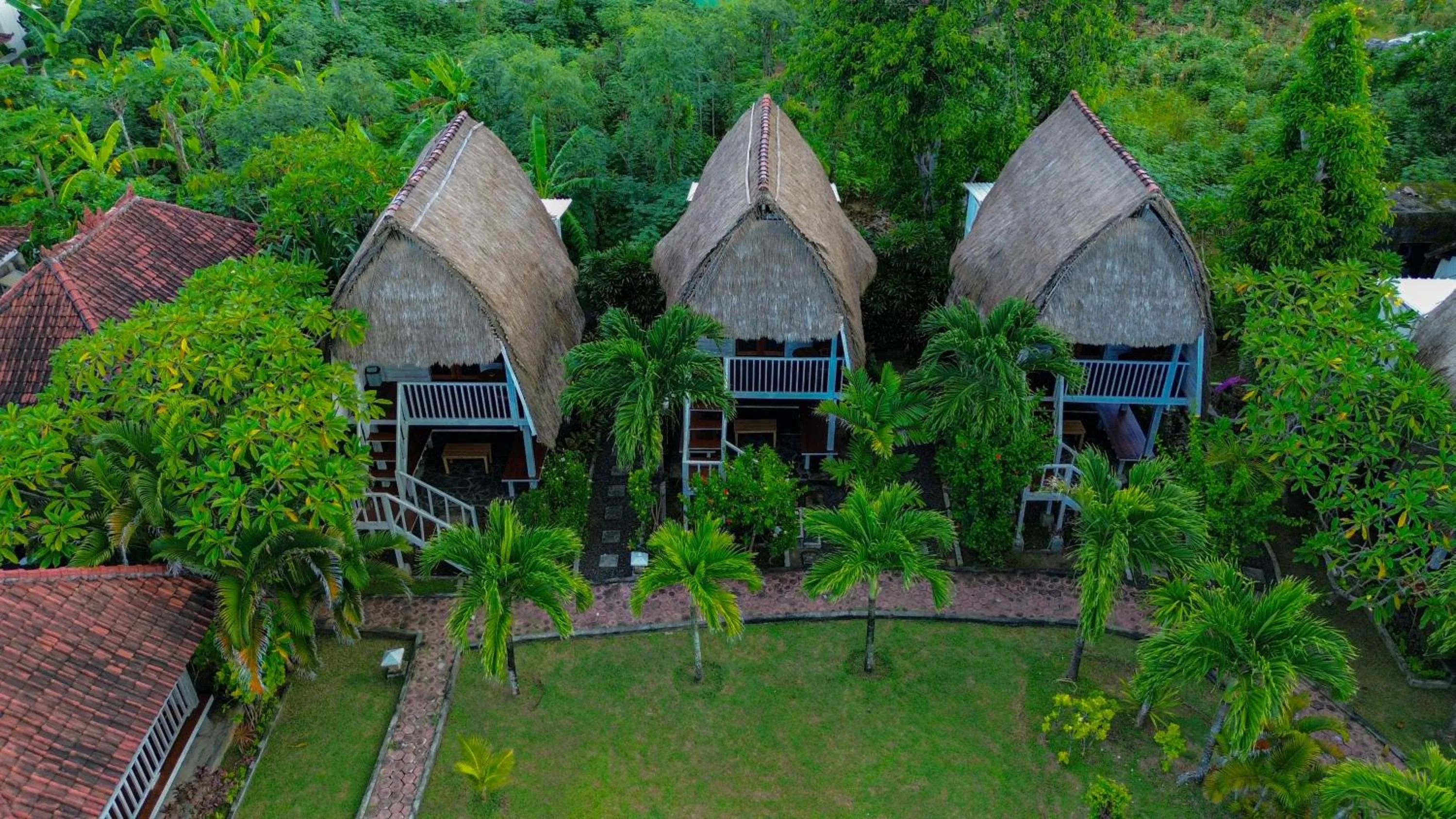 Property building in Abian Huts Dream Beach Lembongan