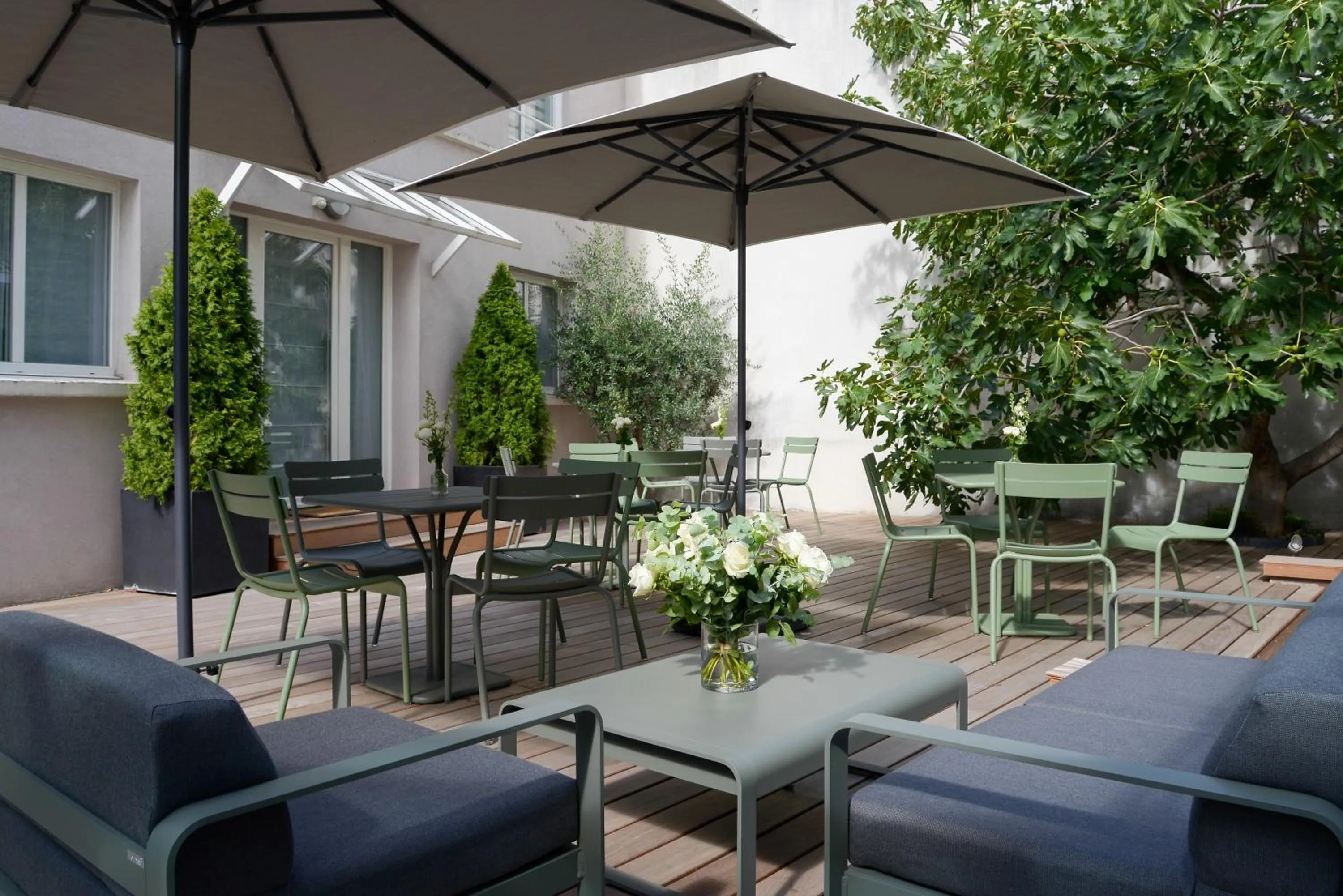 Patio in Hôtel Saint-Charles