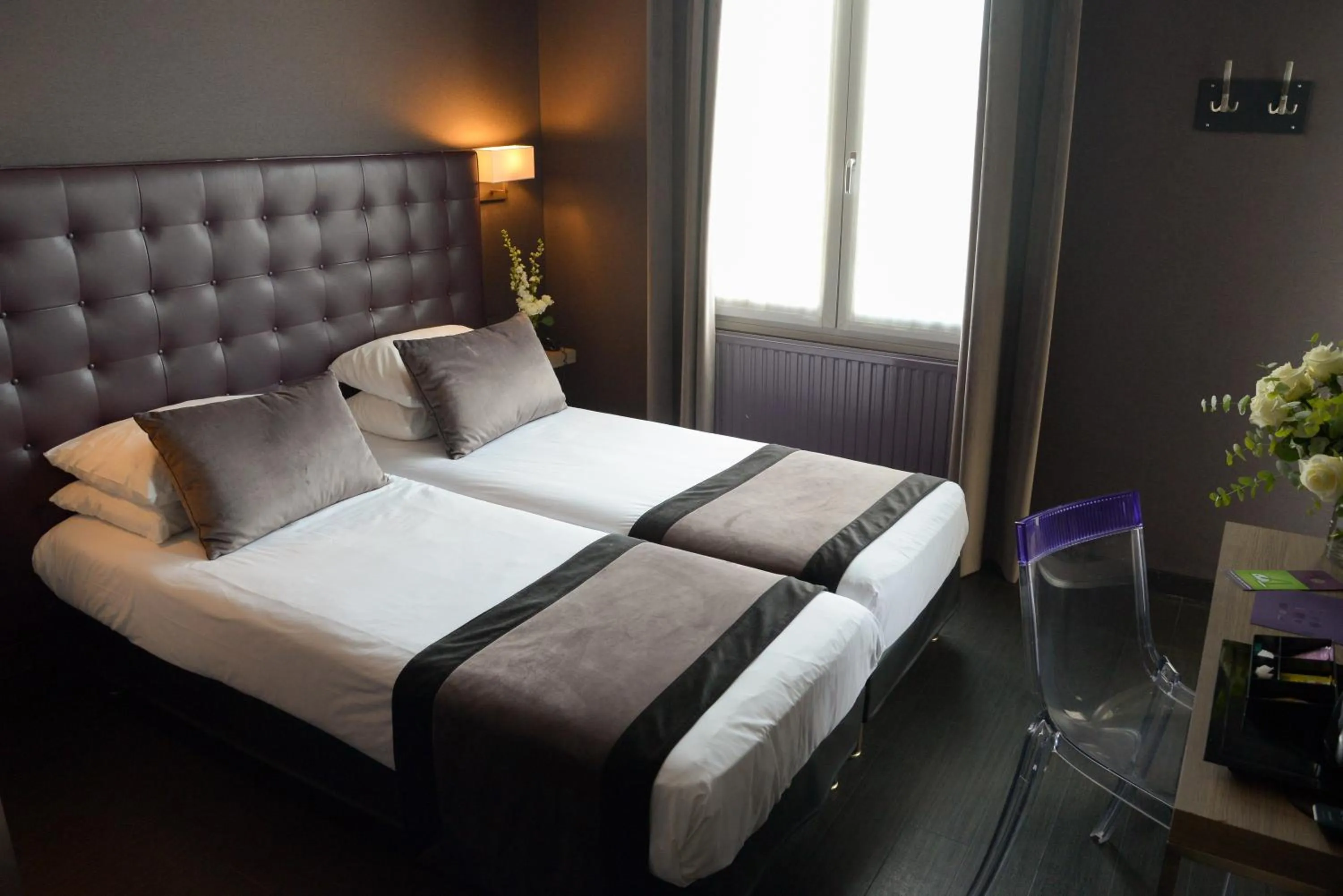 Bed in Hôtel Saint-Charles
