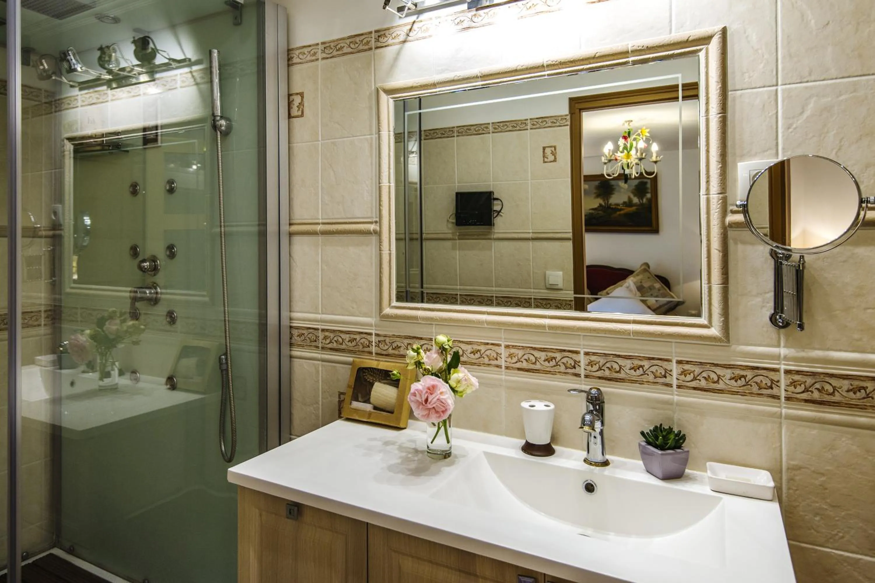 Bathroom in Le Petit Domaine de Bois Avril