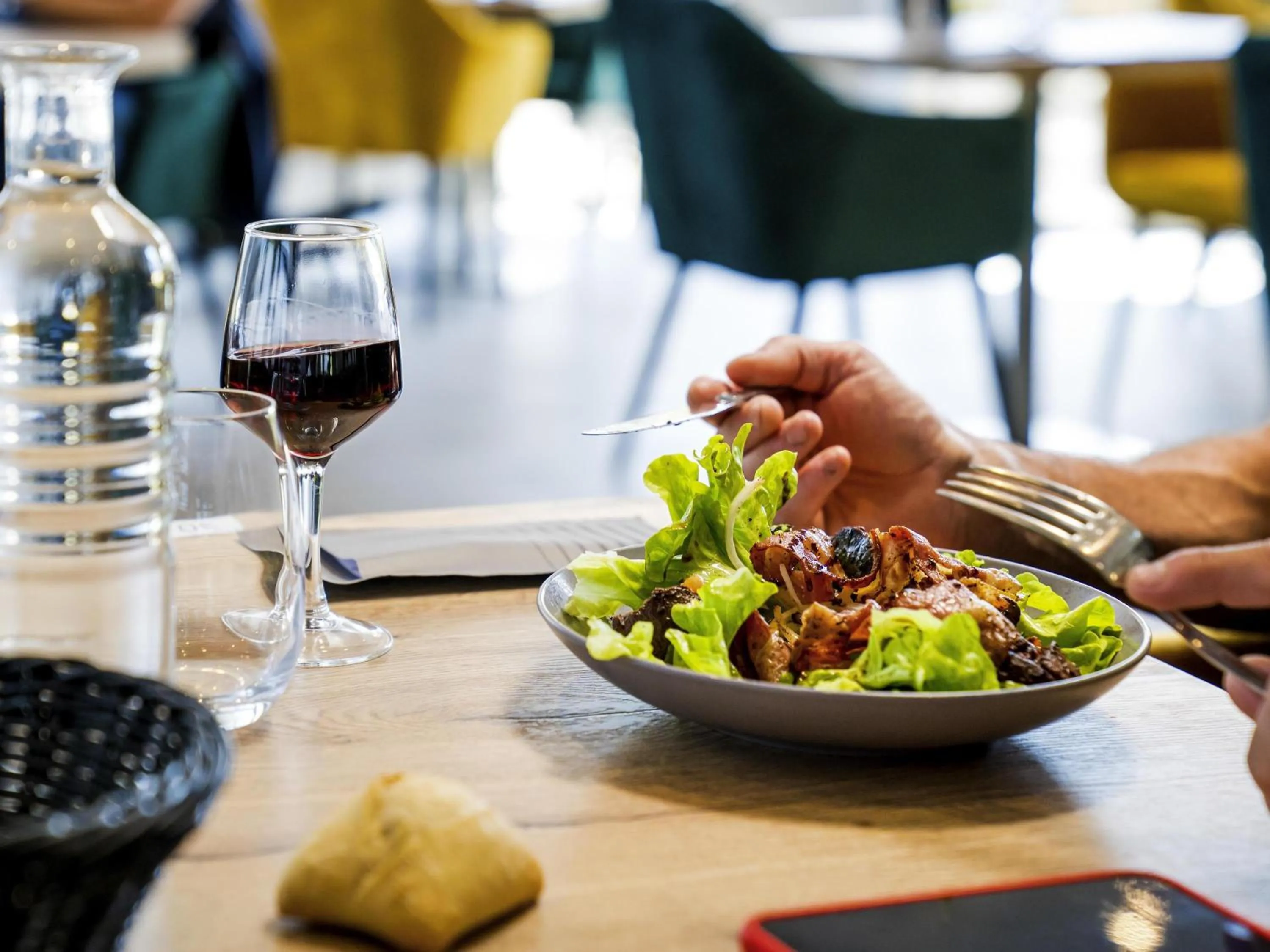 Restaurant/places to eat in Mercure Vienne Sud Chanas