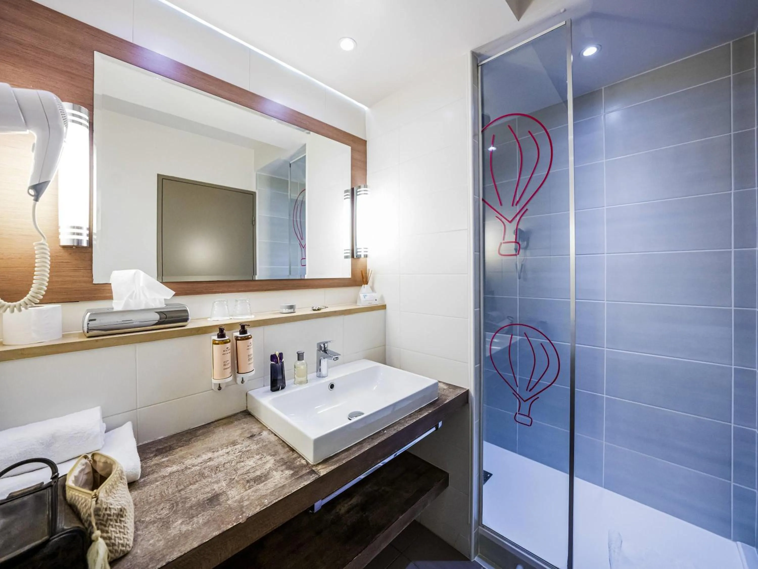 Bedroom in Mercure Vienne Sud Chanas