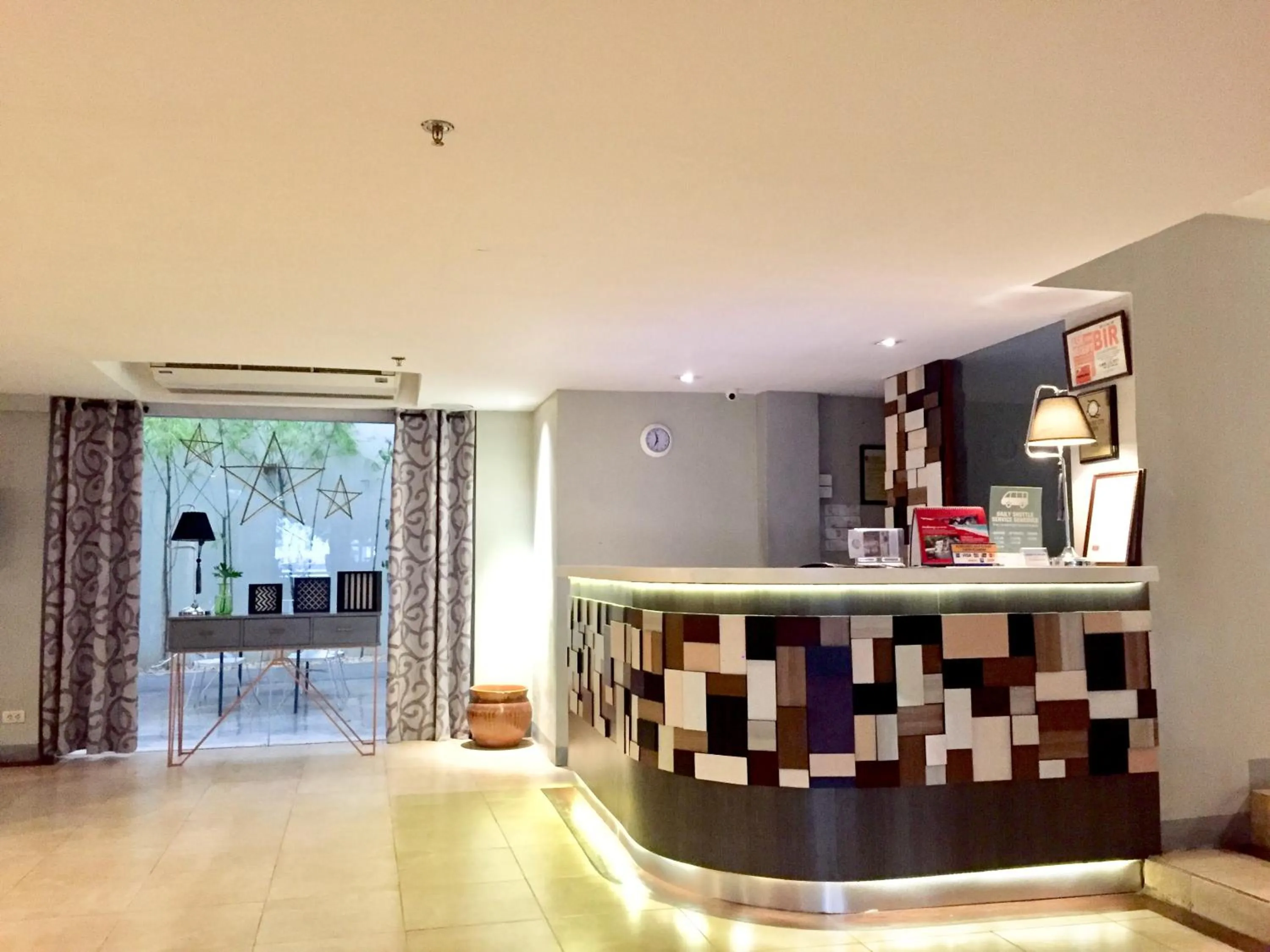 Lobby or reception in Almont City Hotel