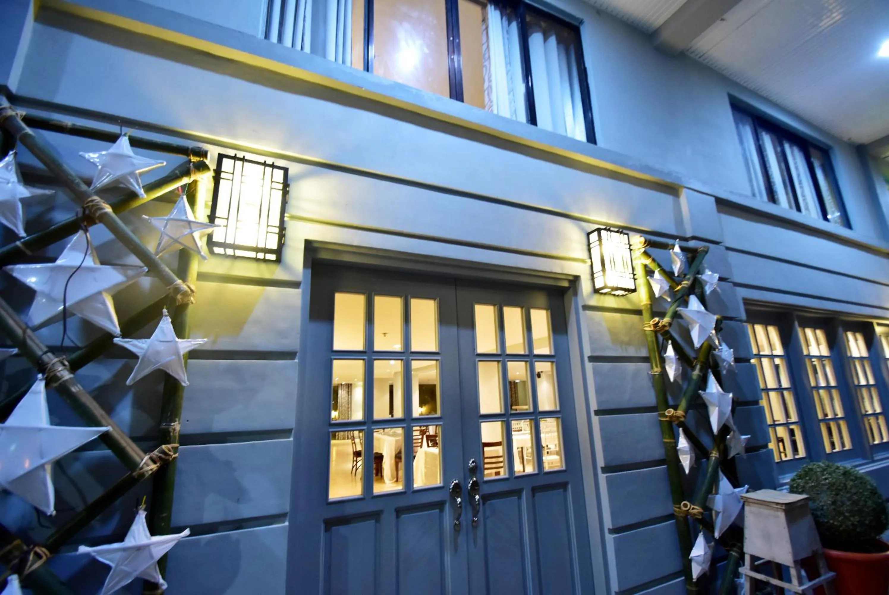 Property building in Almont City Hotel