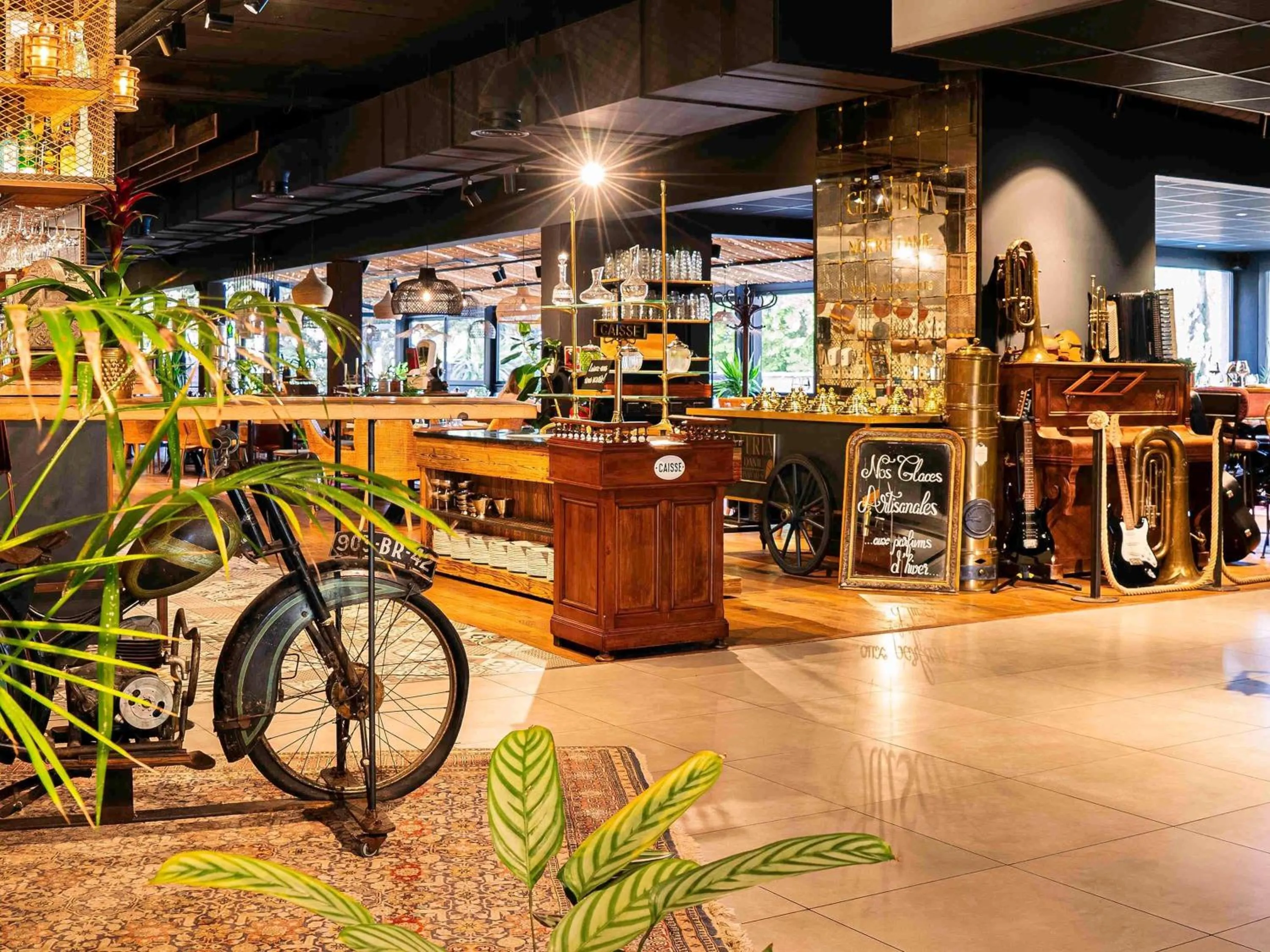 Restaurant/places to eat in Novotel Avignon Nord