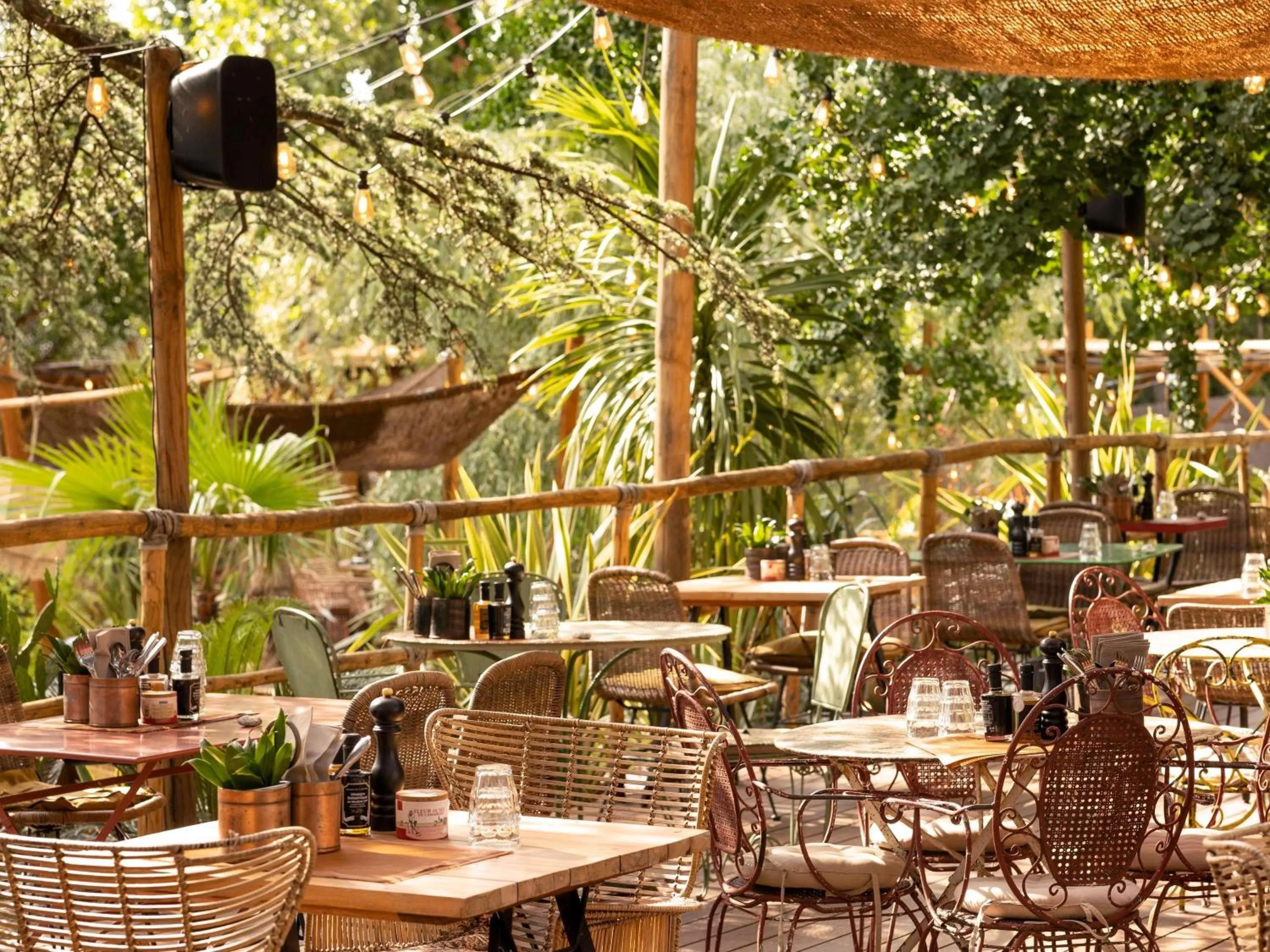 Property building in Novotel Avignon Nord