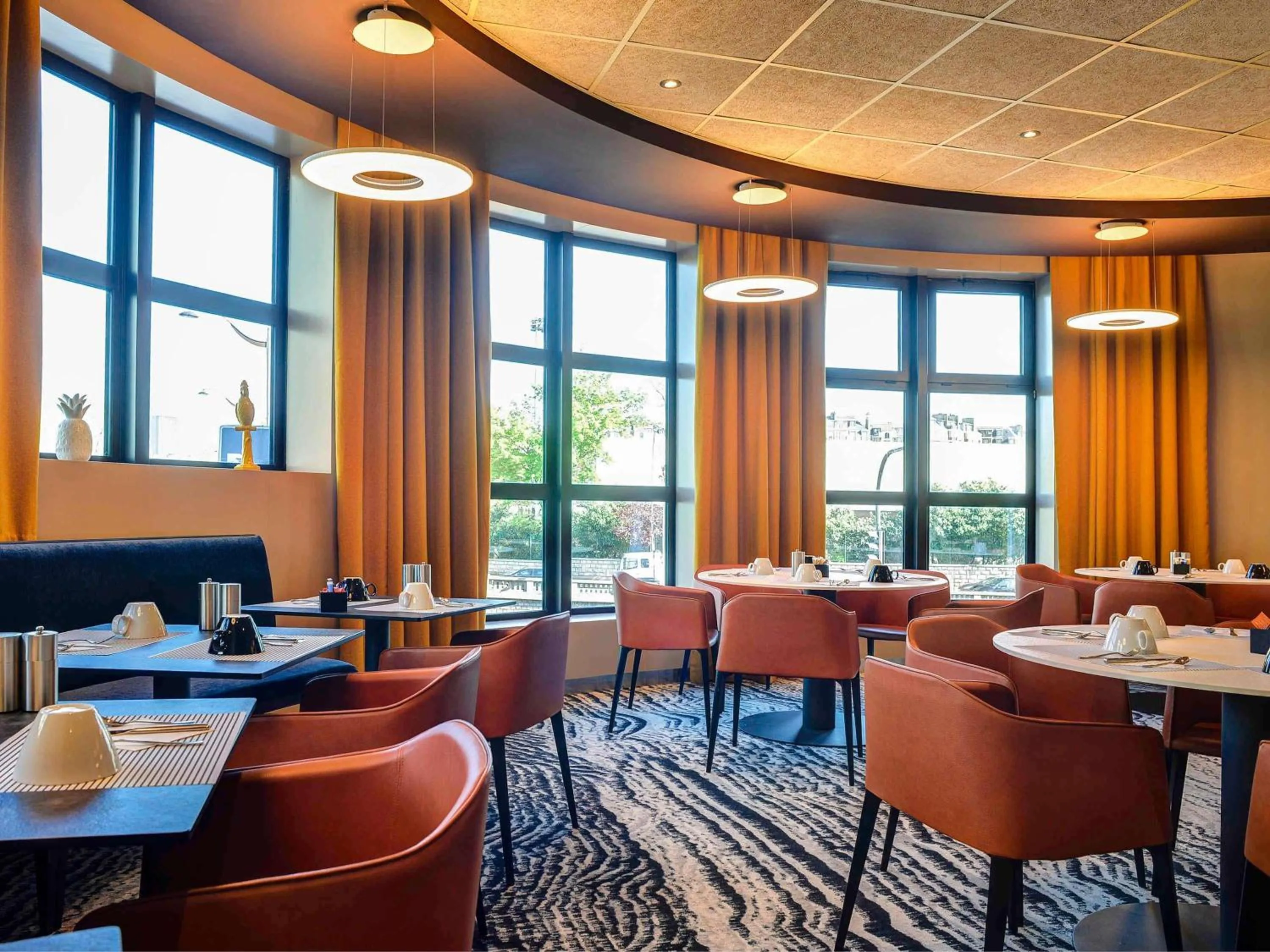 Restaurant/places to eat in Novotel Paris 14 Porte d'Orléans