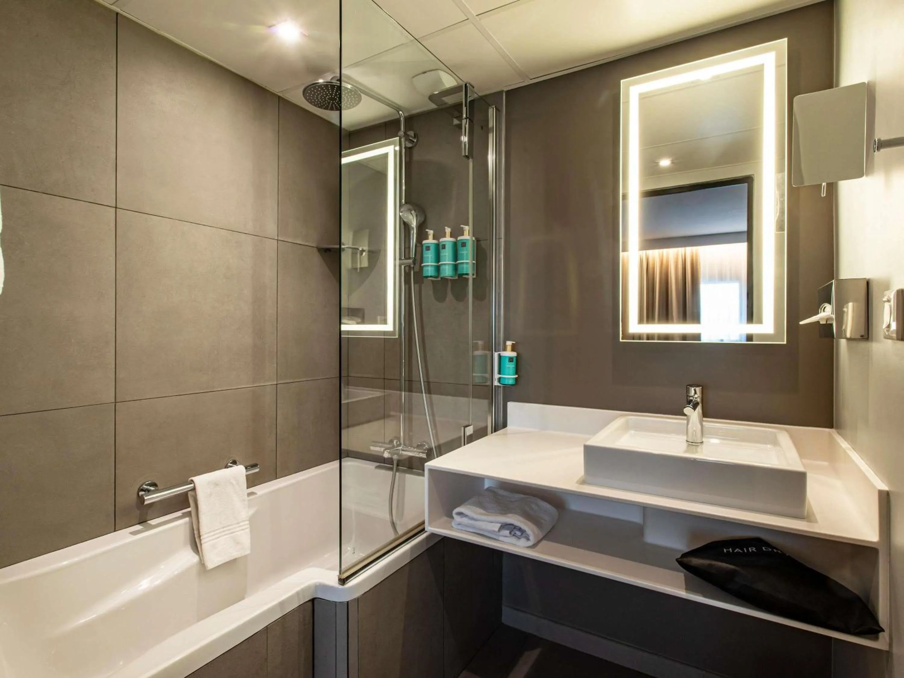 Bedroom in Novotel Paris 14 Porte d'Orléans