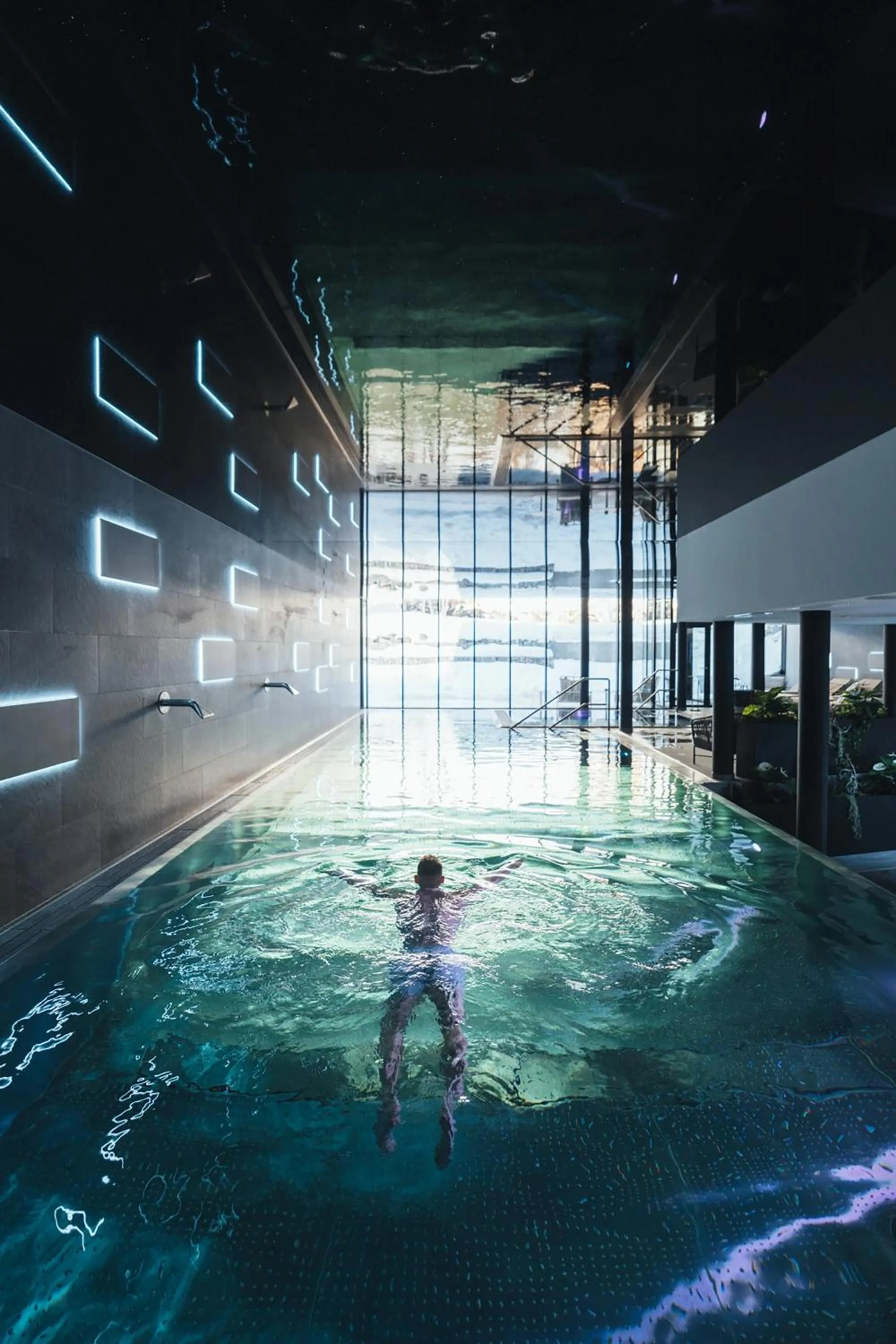 Swimming pool in Zermatt Budget Rooms