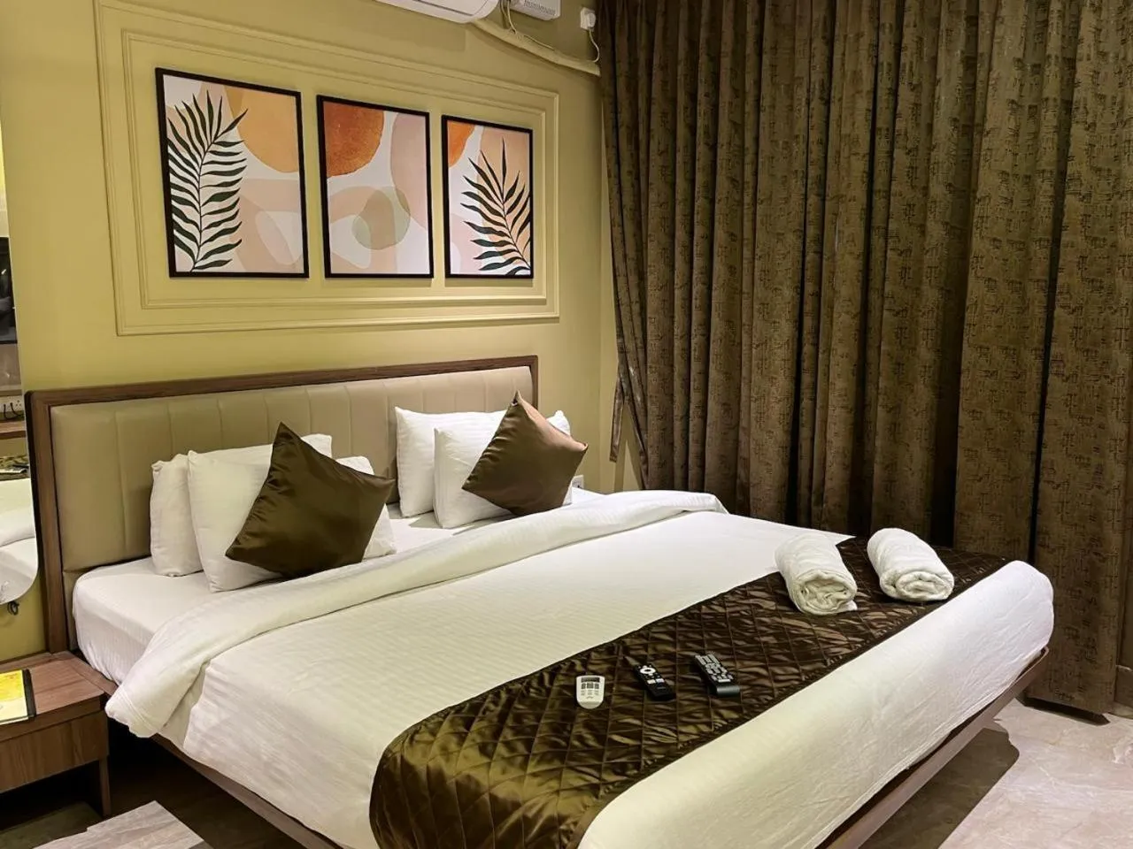 Bedroom, Bed in Kedari Residency