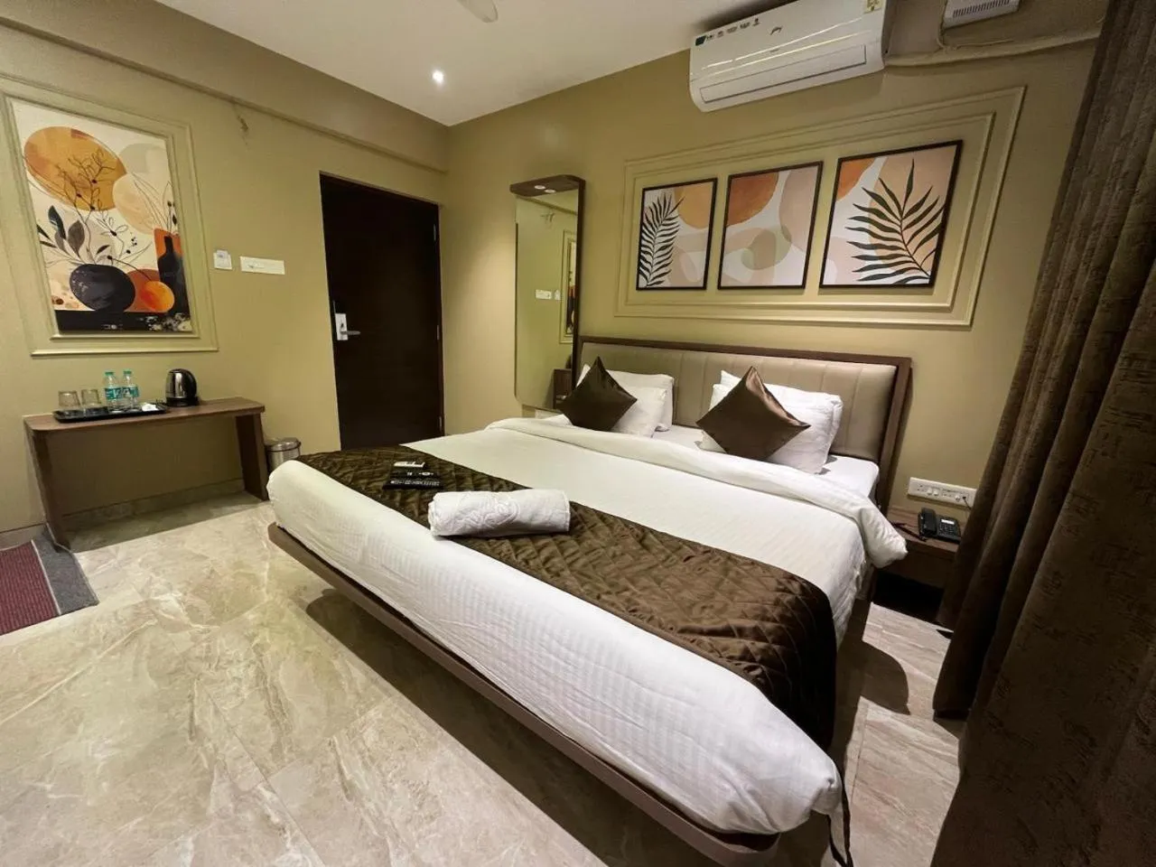 Bed in Kedari Residency