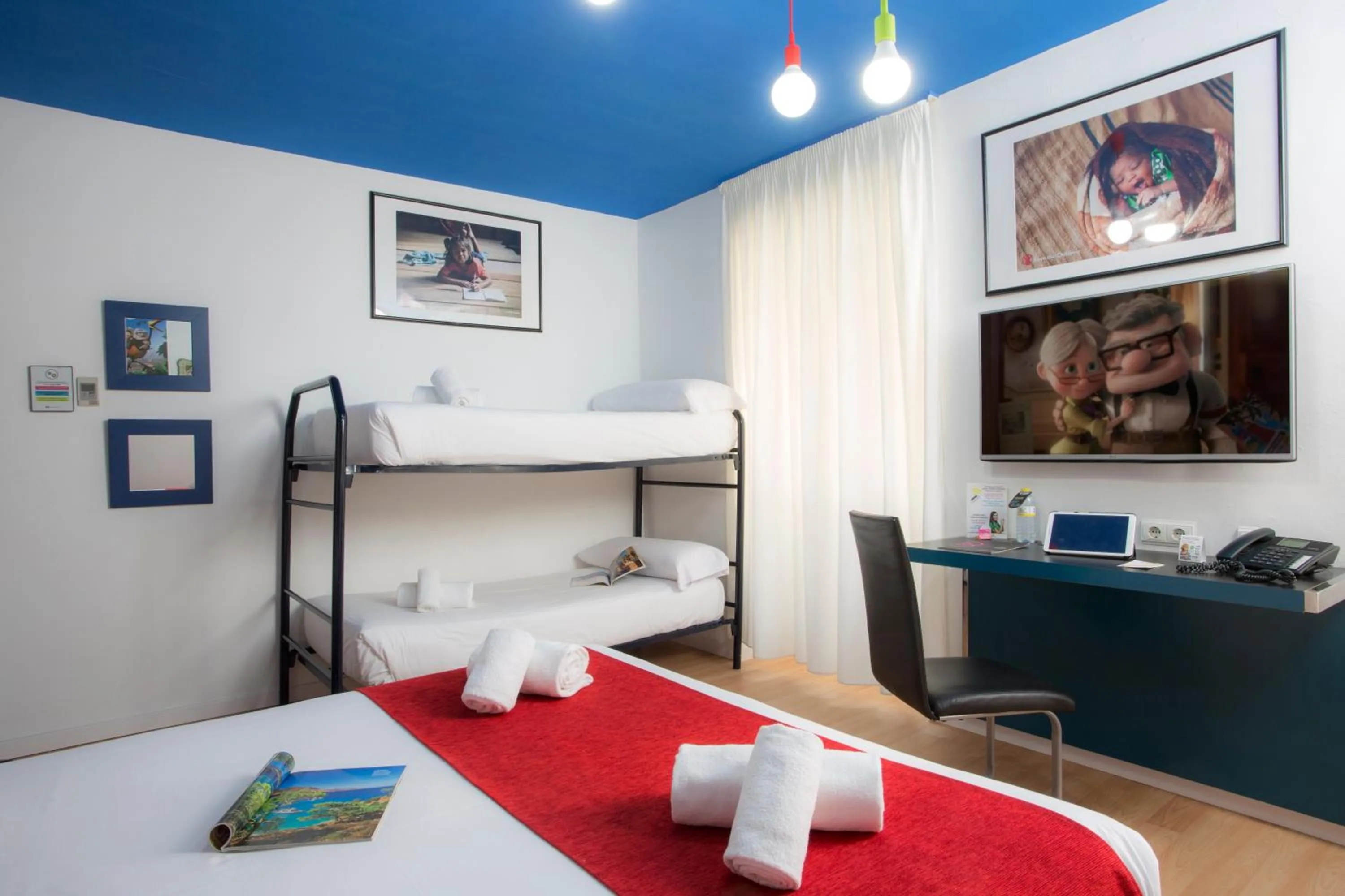 Other, Bed in Casual del Cine Valencia