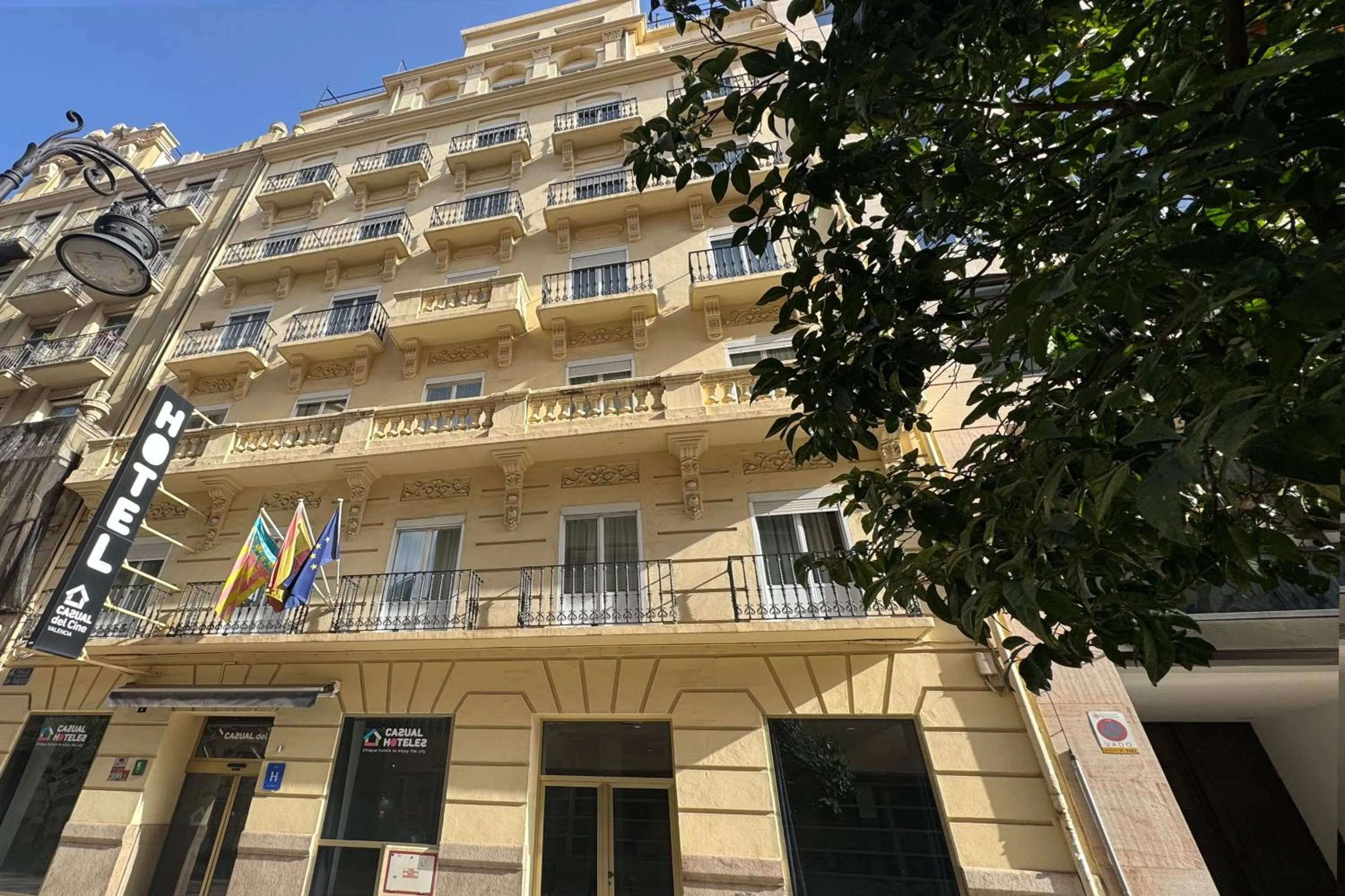 Property building in Casual del Cine Valencia