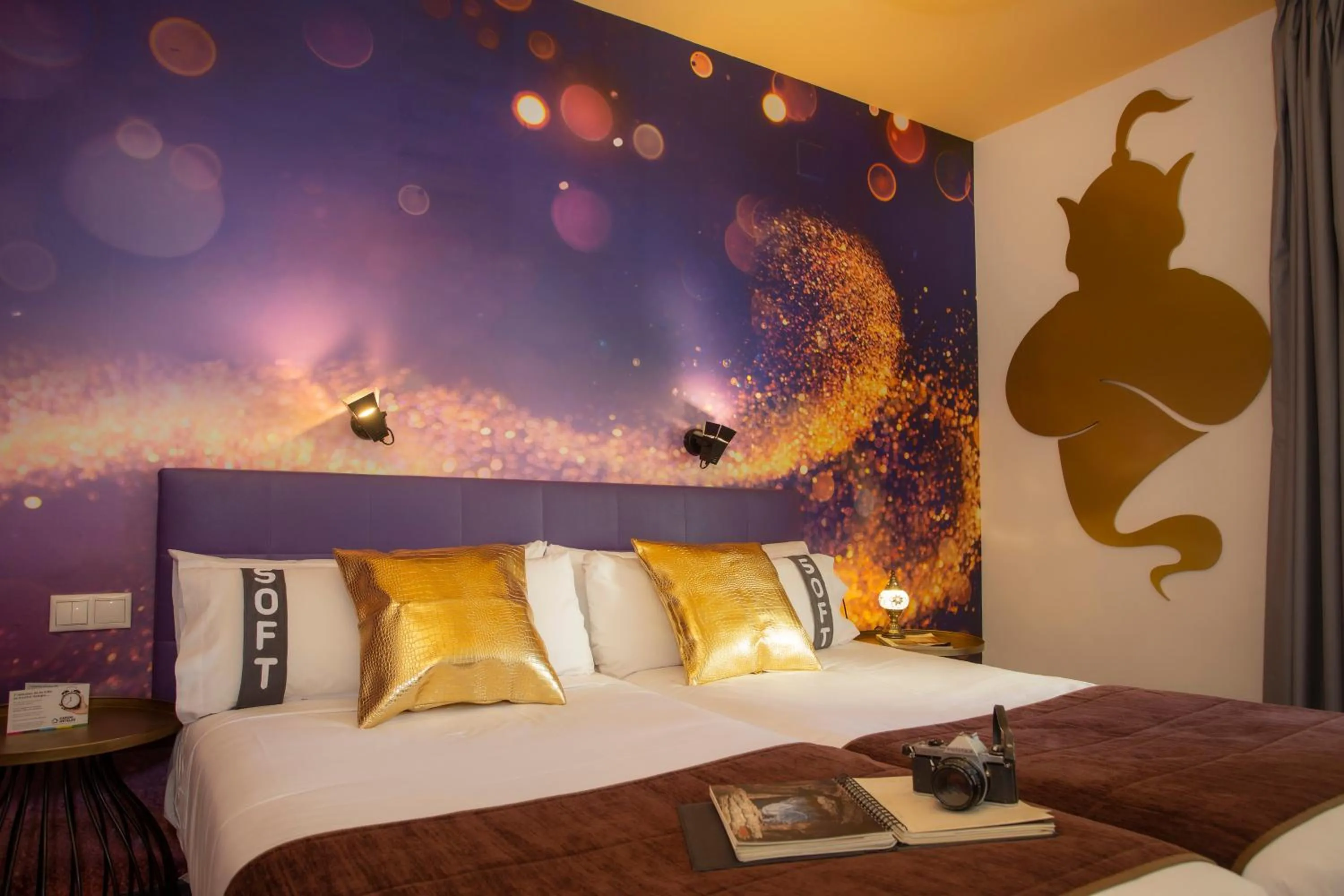 Bedroom, Bed in Casual del Cine Valencia