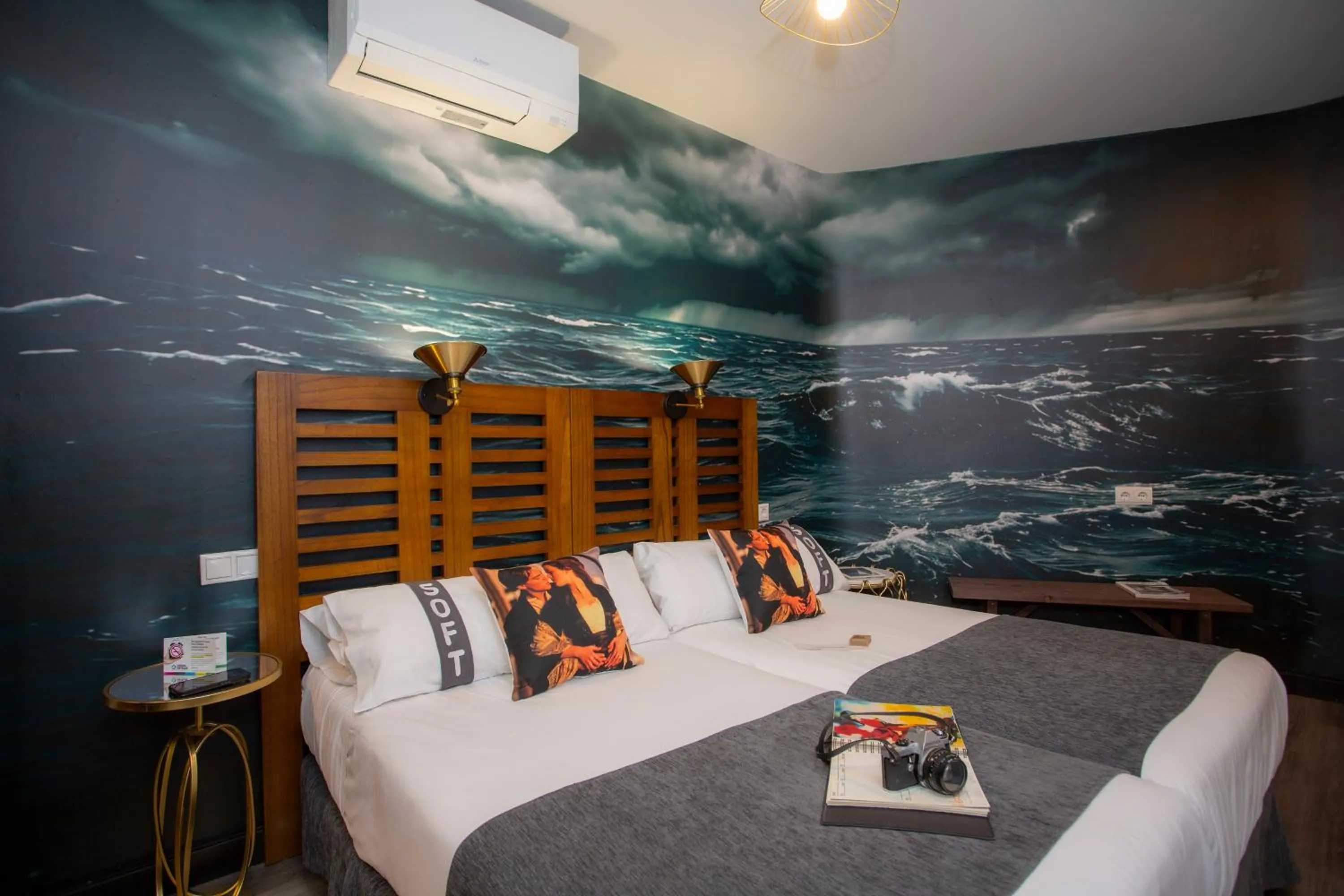 Bedroom, Bed in Casual del Cine Valencia