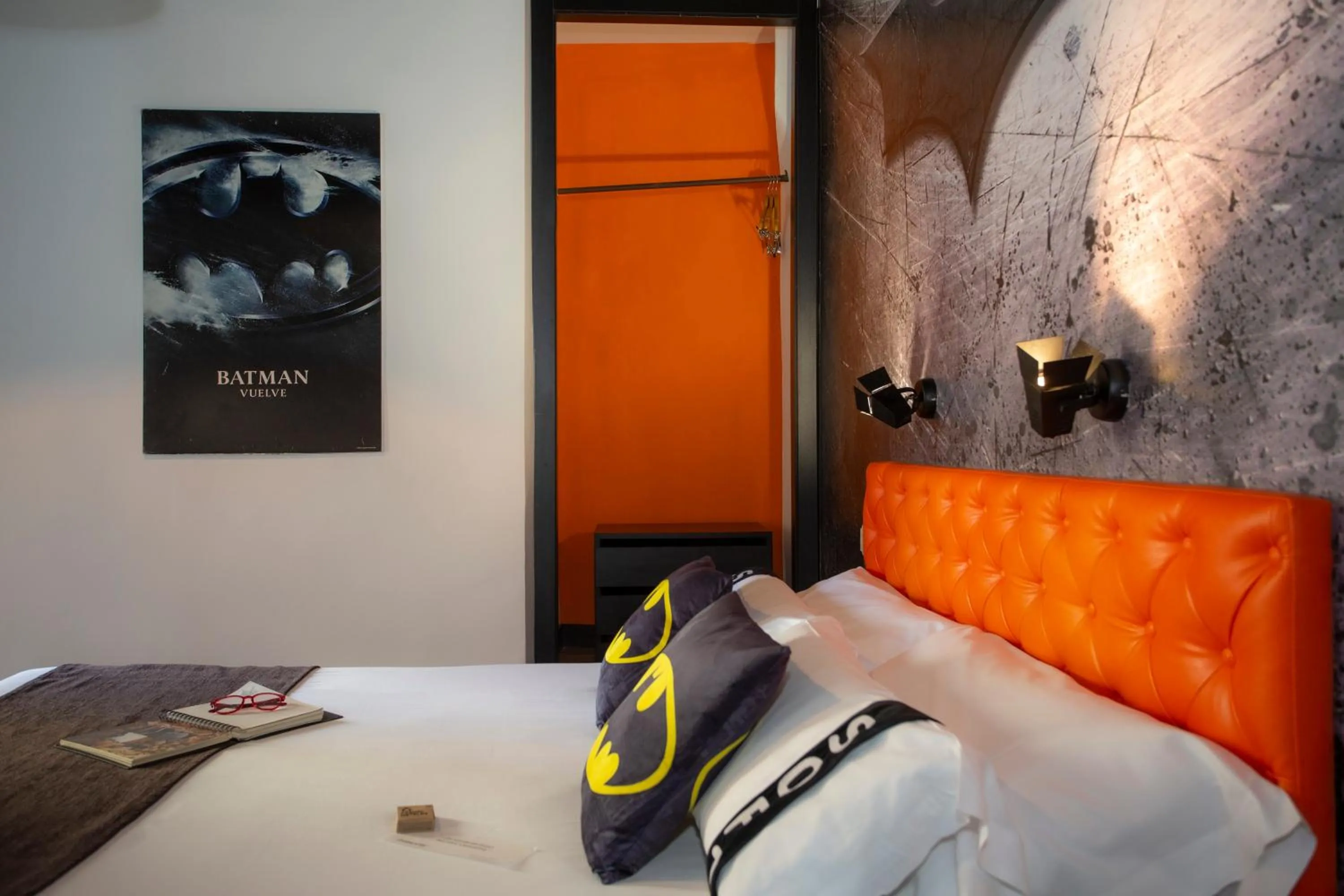 Bedroom, Bed in Casual del Cine Valencia