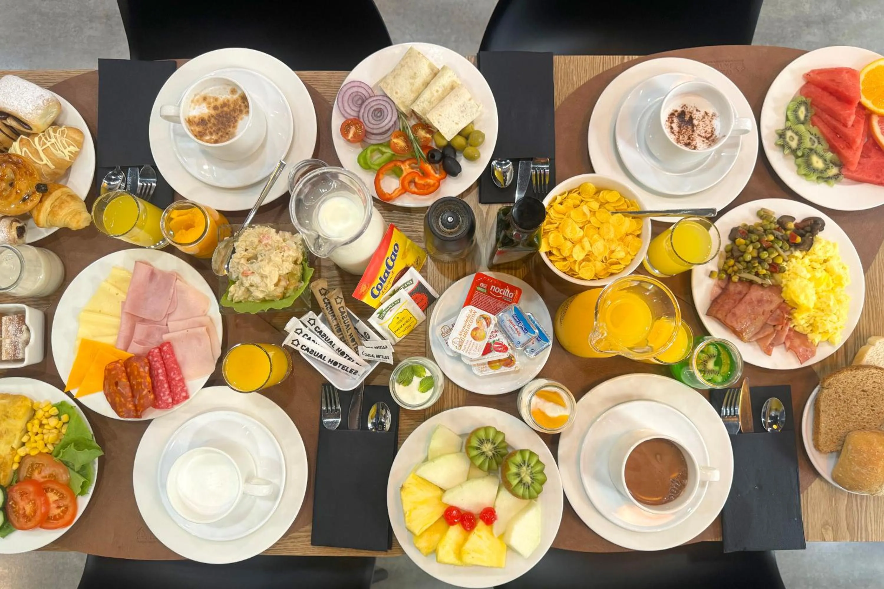 Buffet breakfast in Casual del Cine Valencia