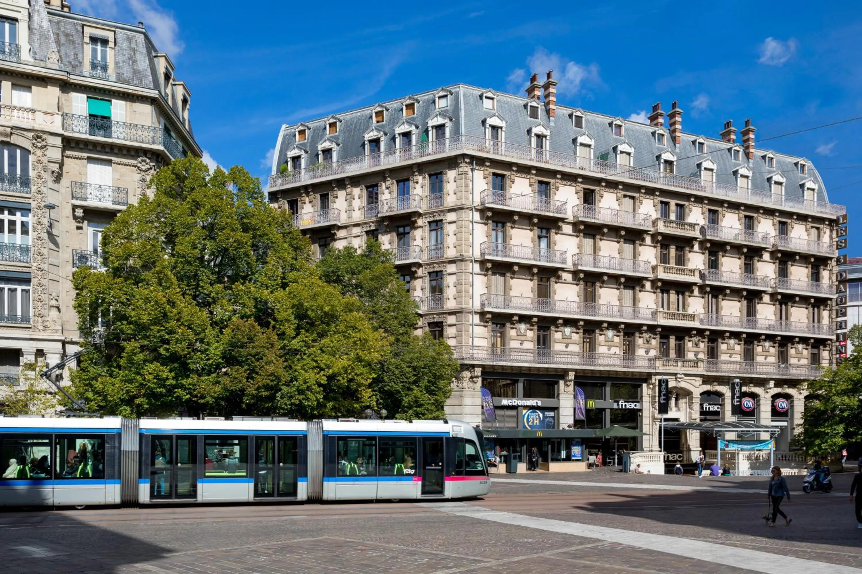 Off site in Novotel Grenoble Centre