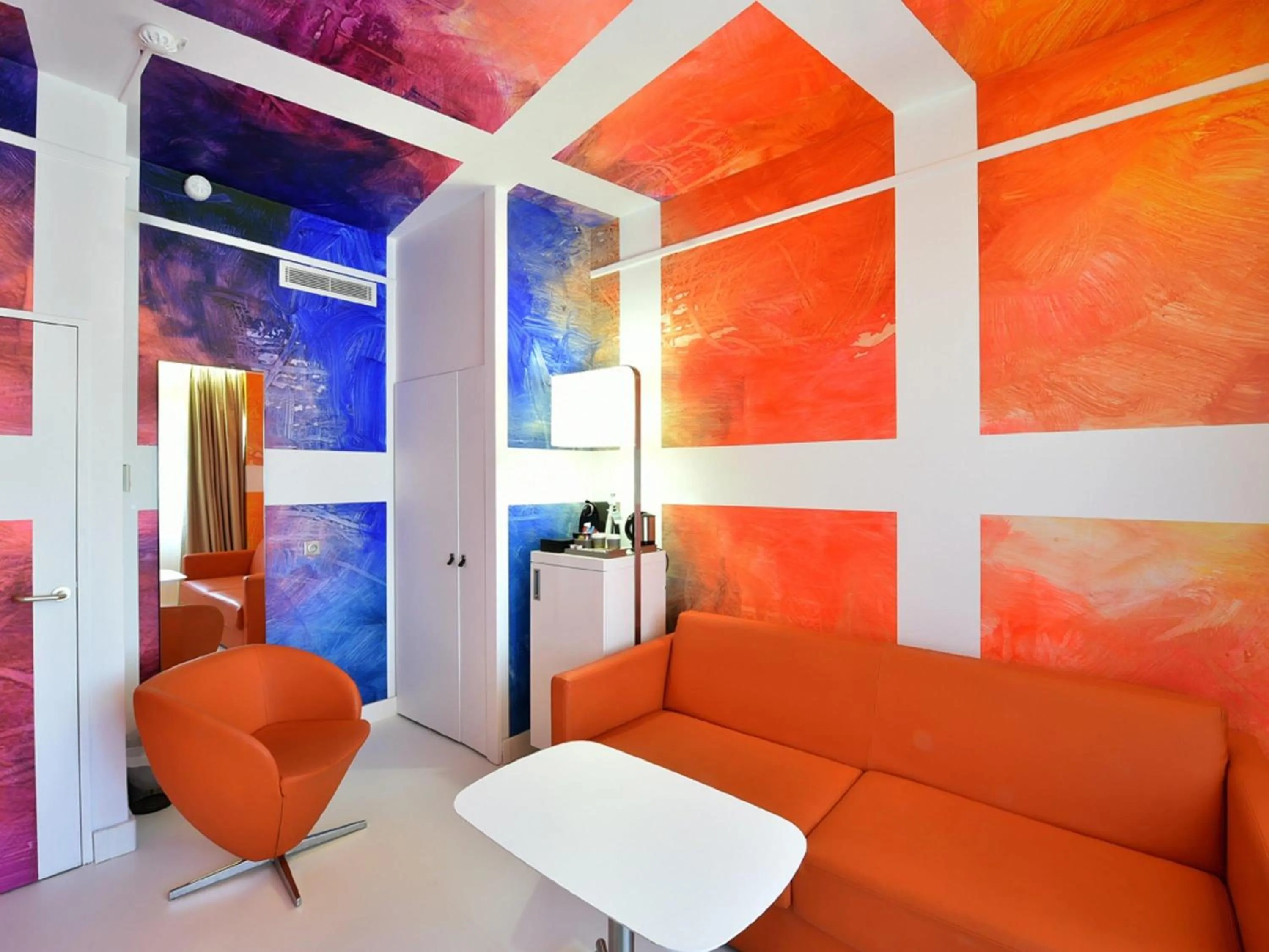 Bedroom in Mercure Nantes Centre Grand Hotel