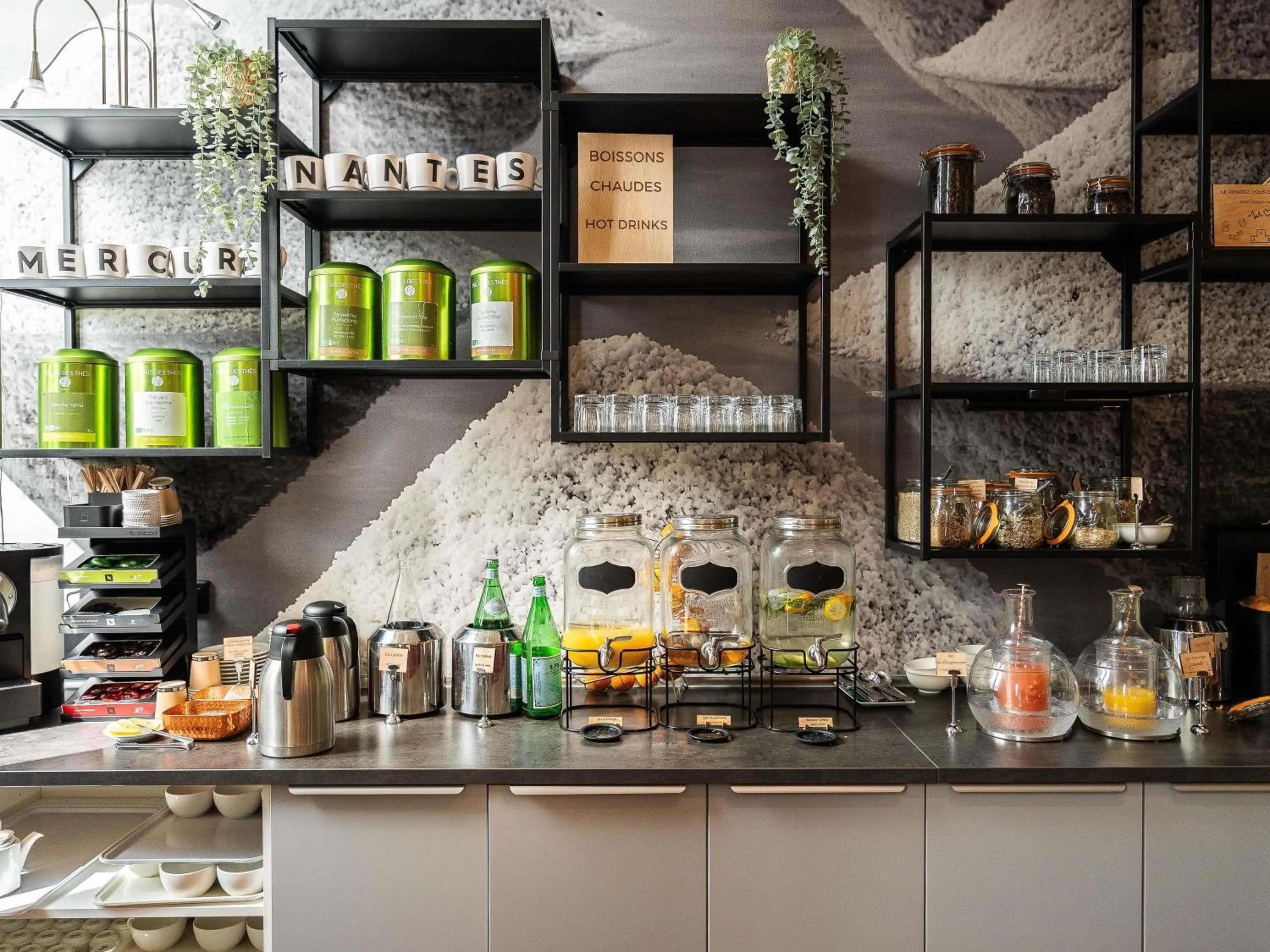 Property building in Mercure Nantes Centre Grand Hotel