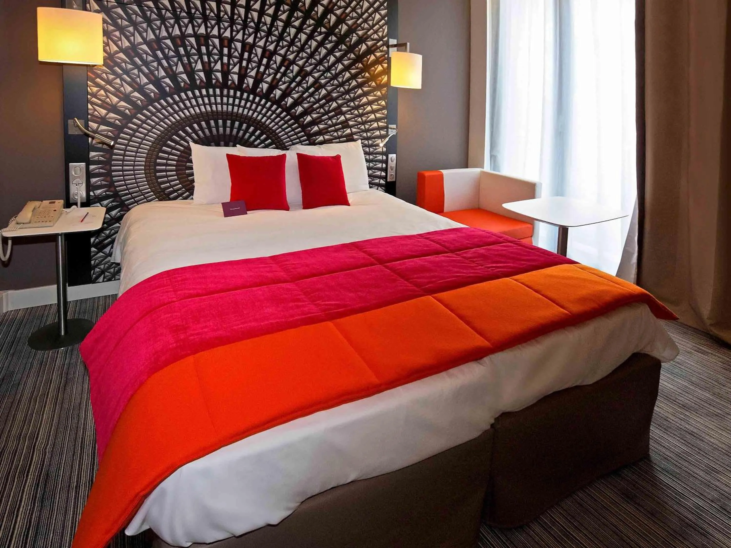 Bedroom, Bed in Mercure Nantes Centre Grand Hotel