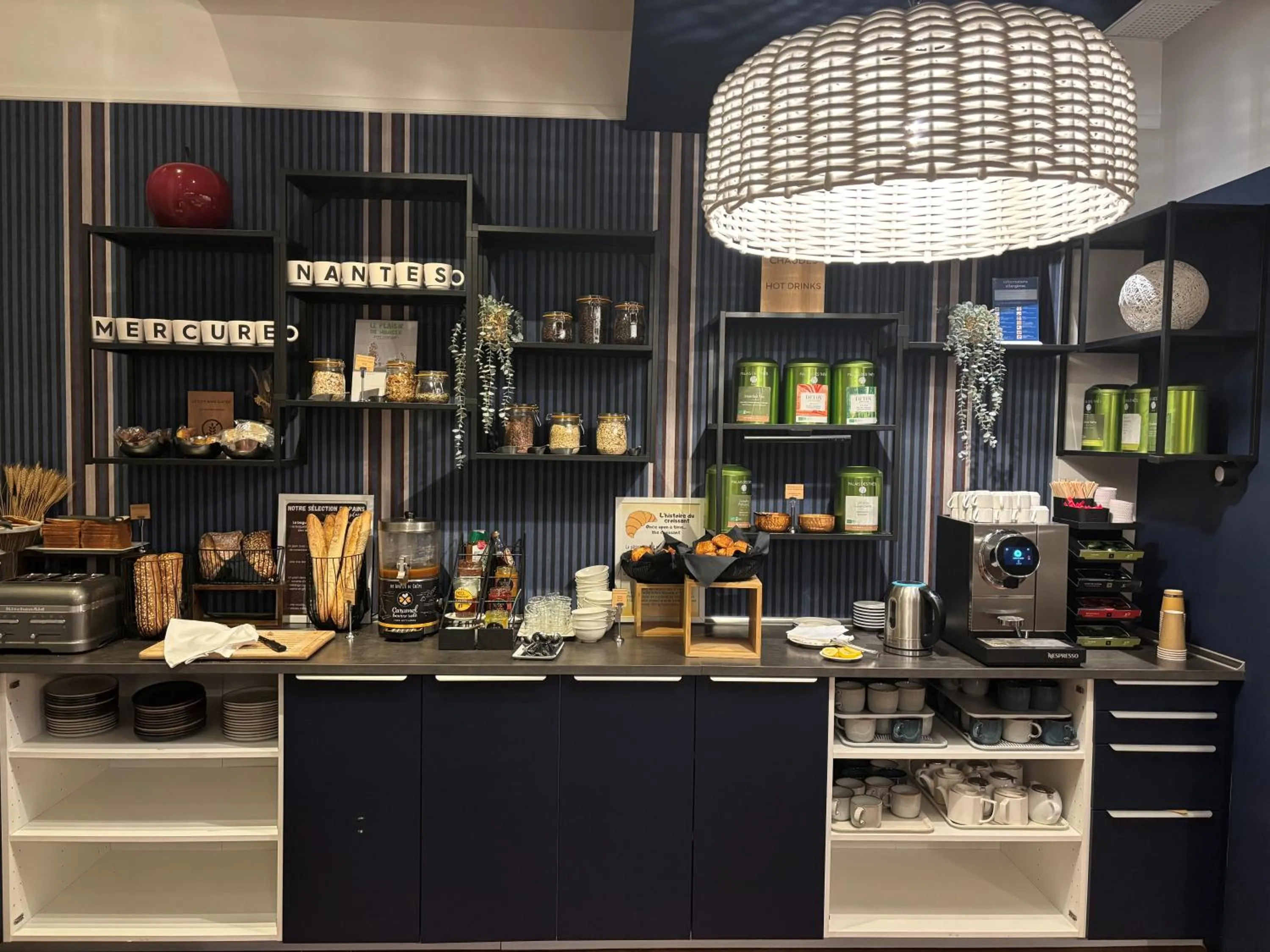 Breakfast in Mercure Nantes Centre Grand Hotel