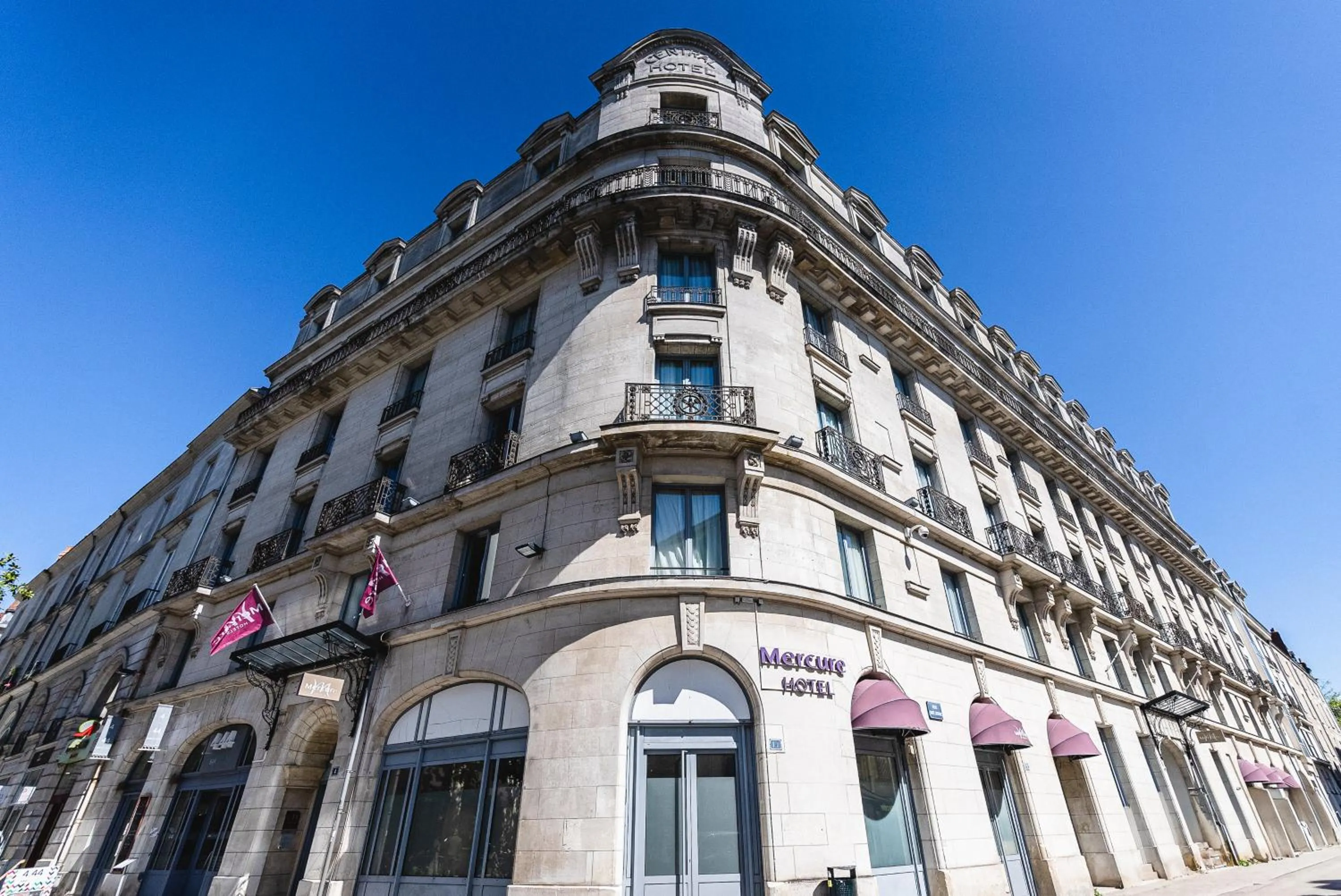 Property building in Mercure Nantes Centre Grand Hotel