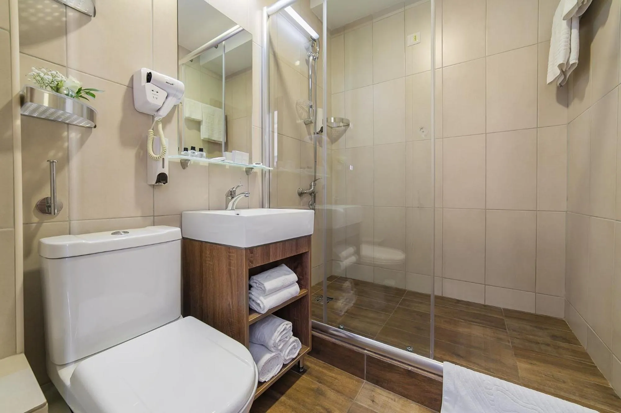 Shower in Hotel Sato Conference & SPA Resort